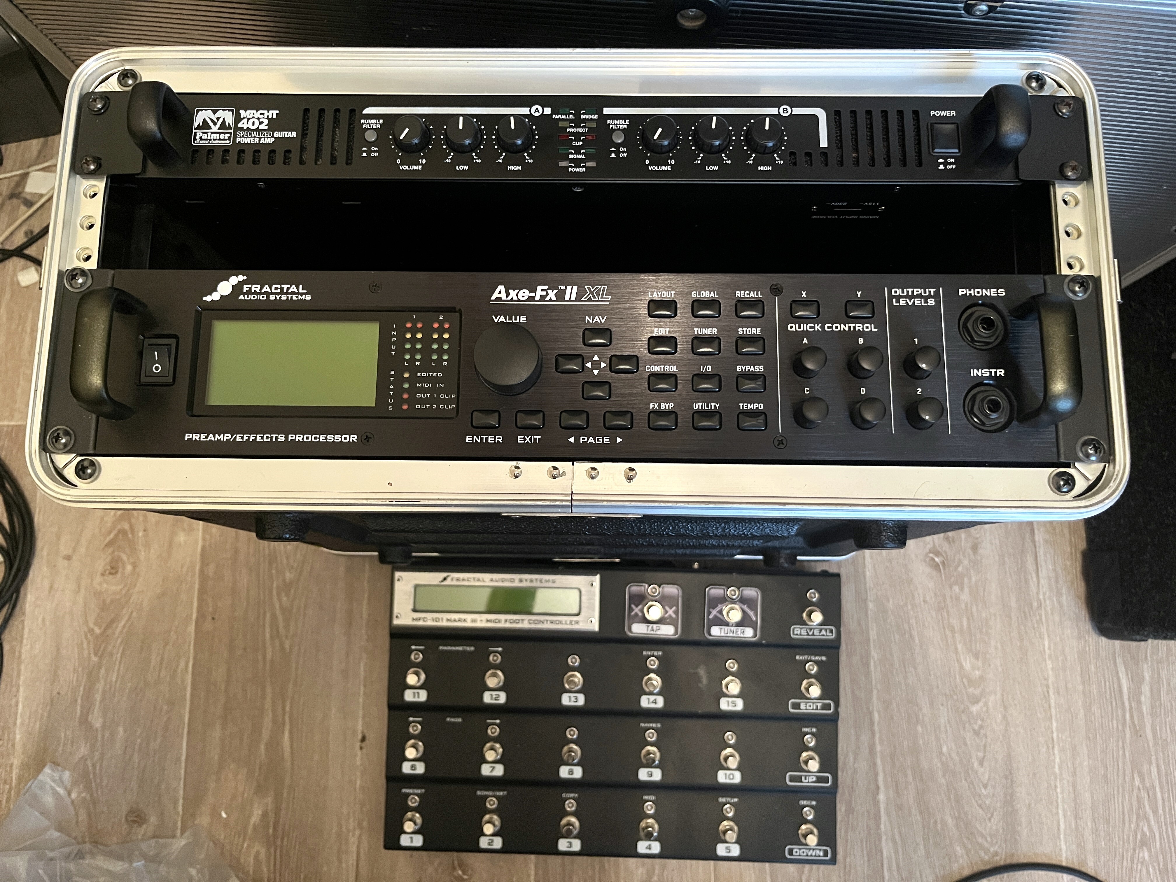 Vends Config Axe fx II XL + MFC-101 + Palmer Macht 402 + rack 4U