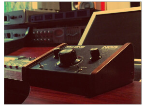 New Old Sound Ltd. McOne Passive Monitoring Controller
