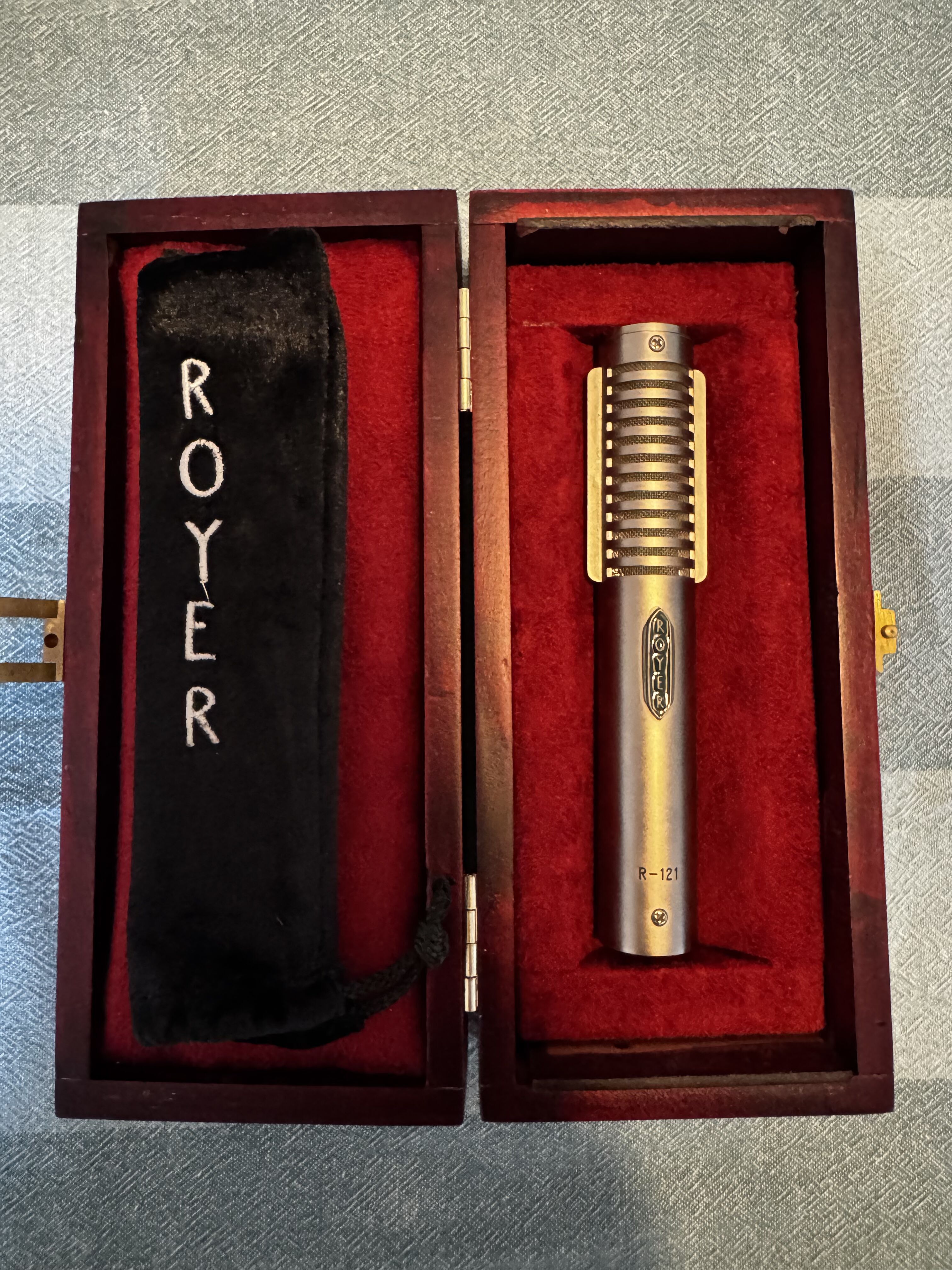 Royer R121