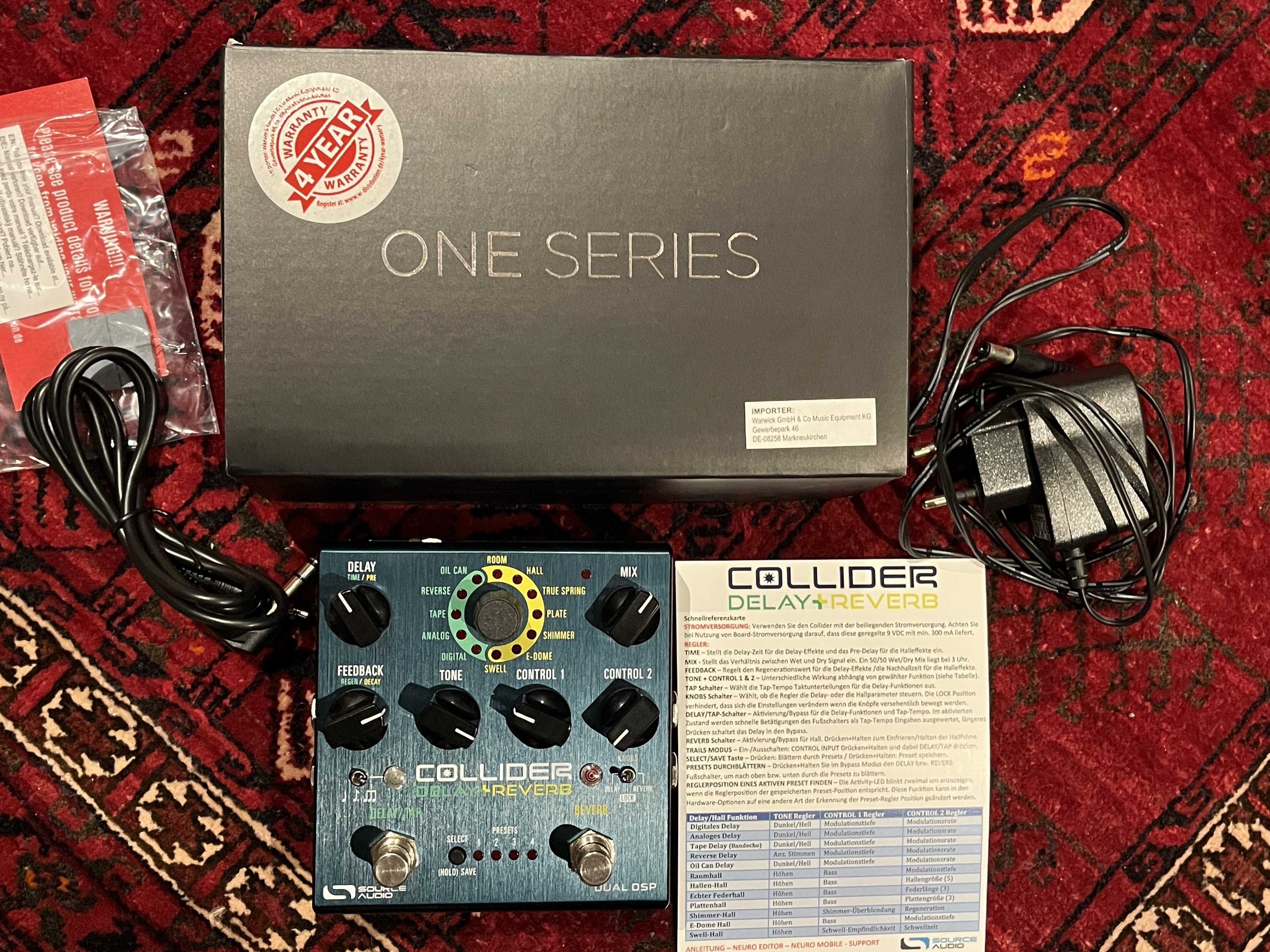 Vends Source Audio Collider Delay + Reverb avec alimentation