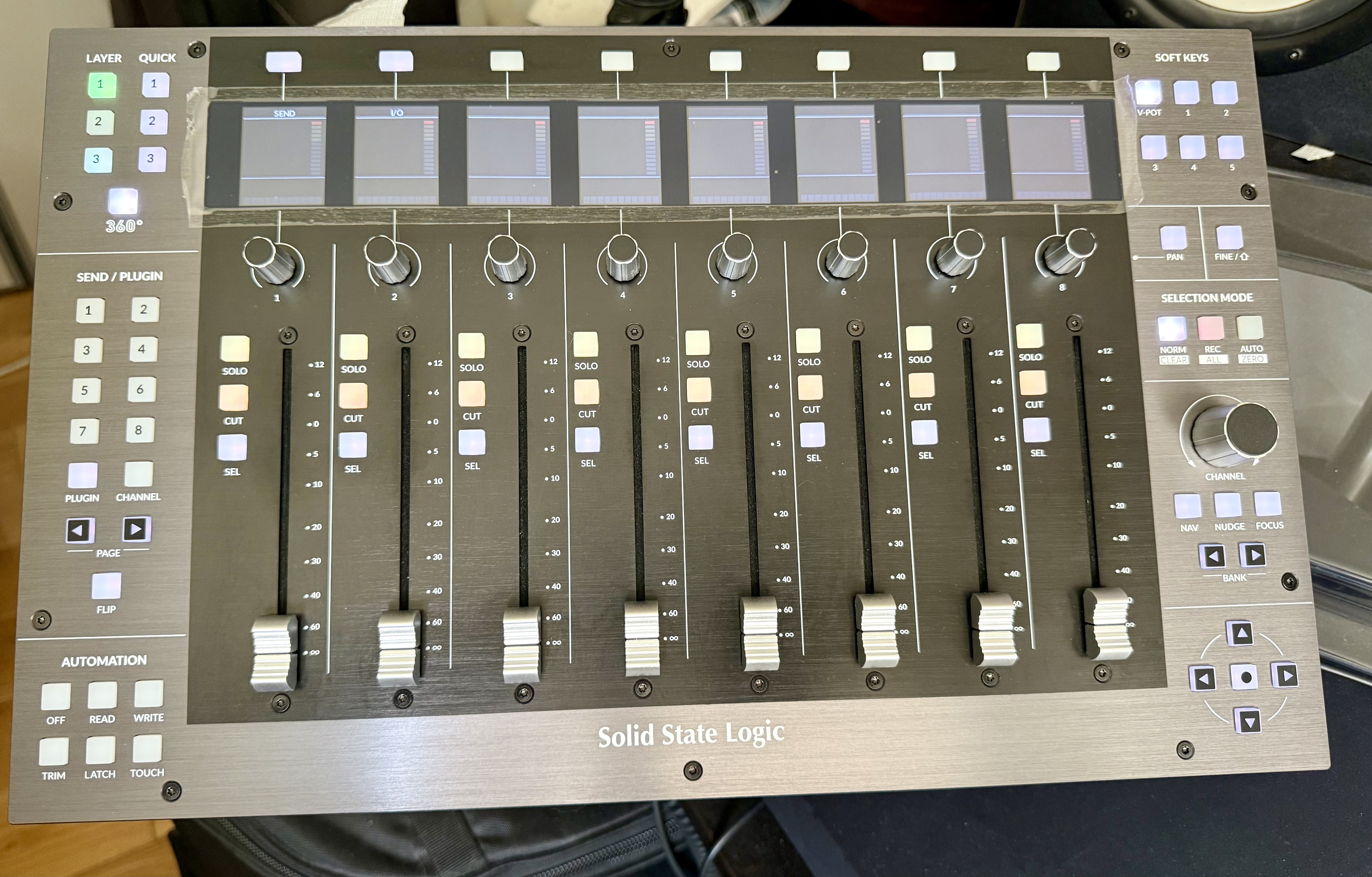 SSL UF8 Comme neuve +decksaver sur mesure.