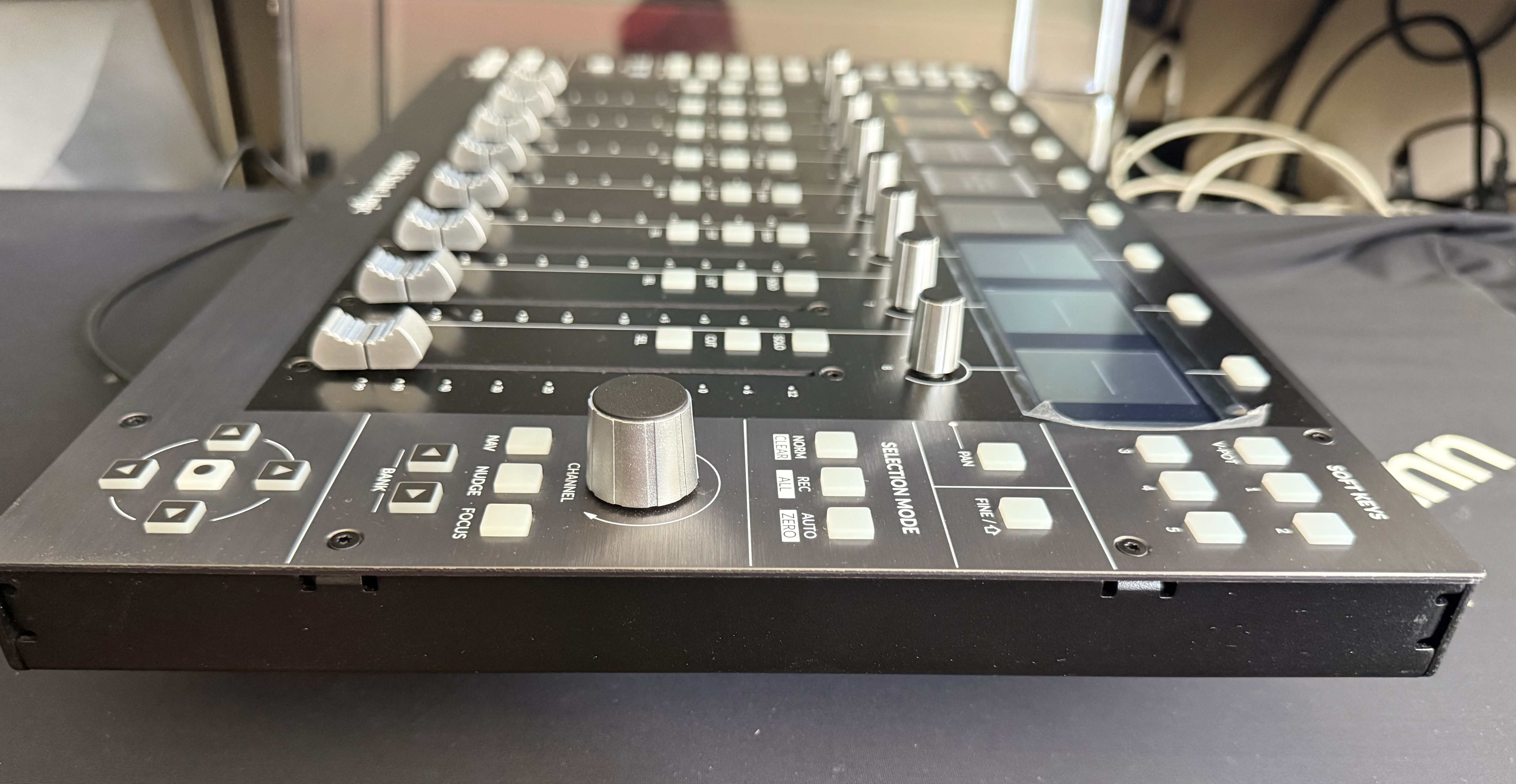 SSL UF8 (9808)