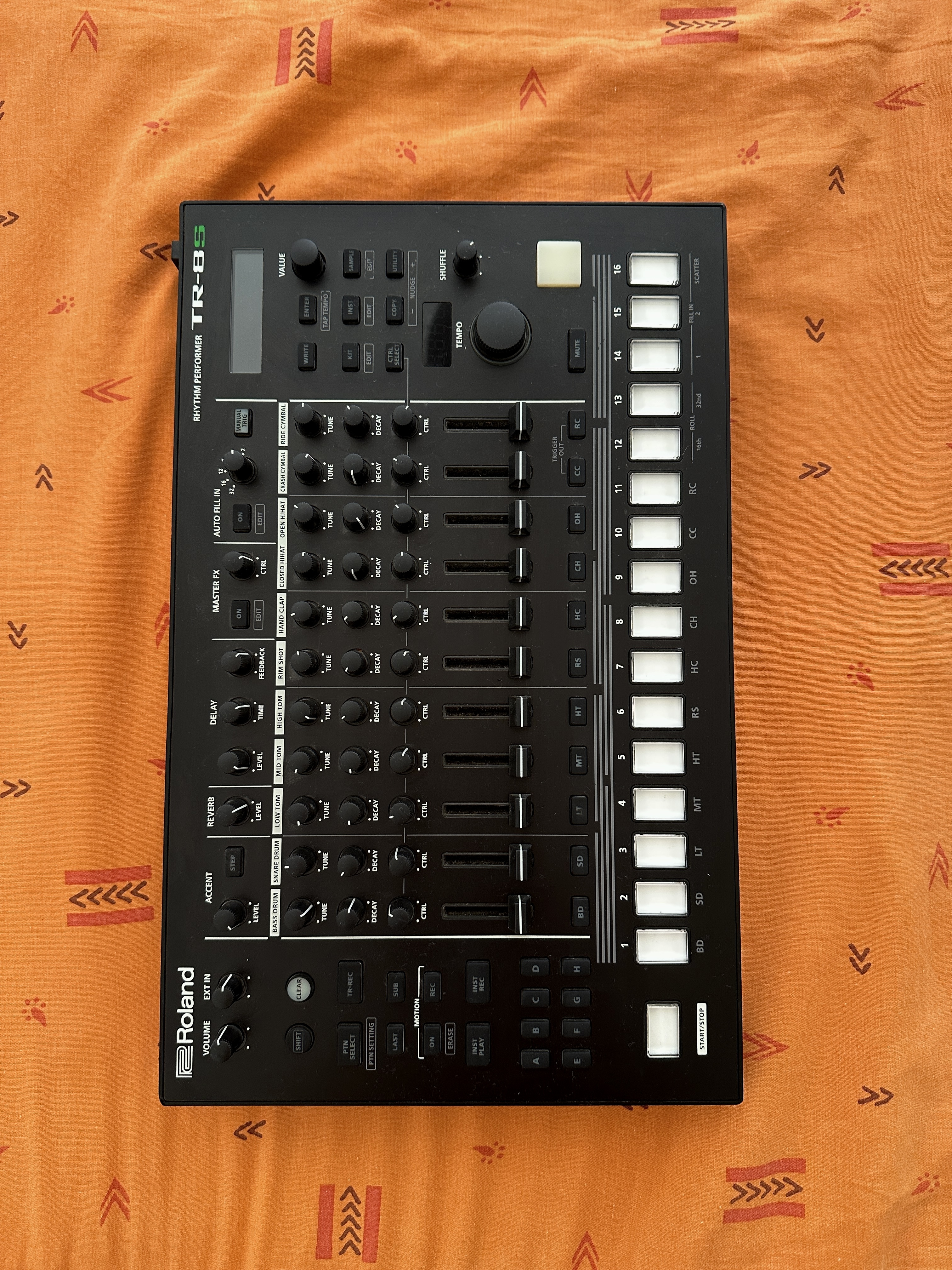 Roland TR-8S – Excellent état 