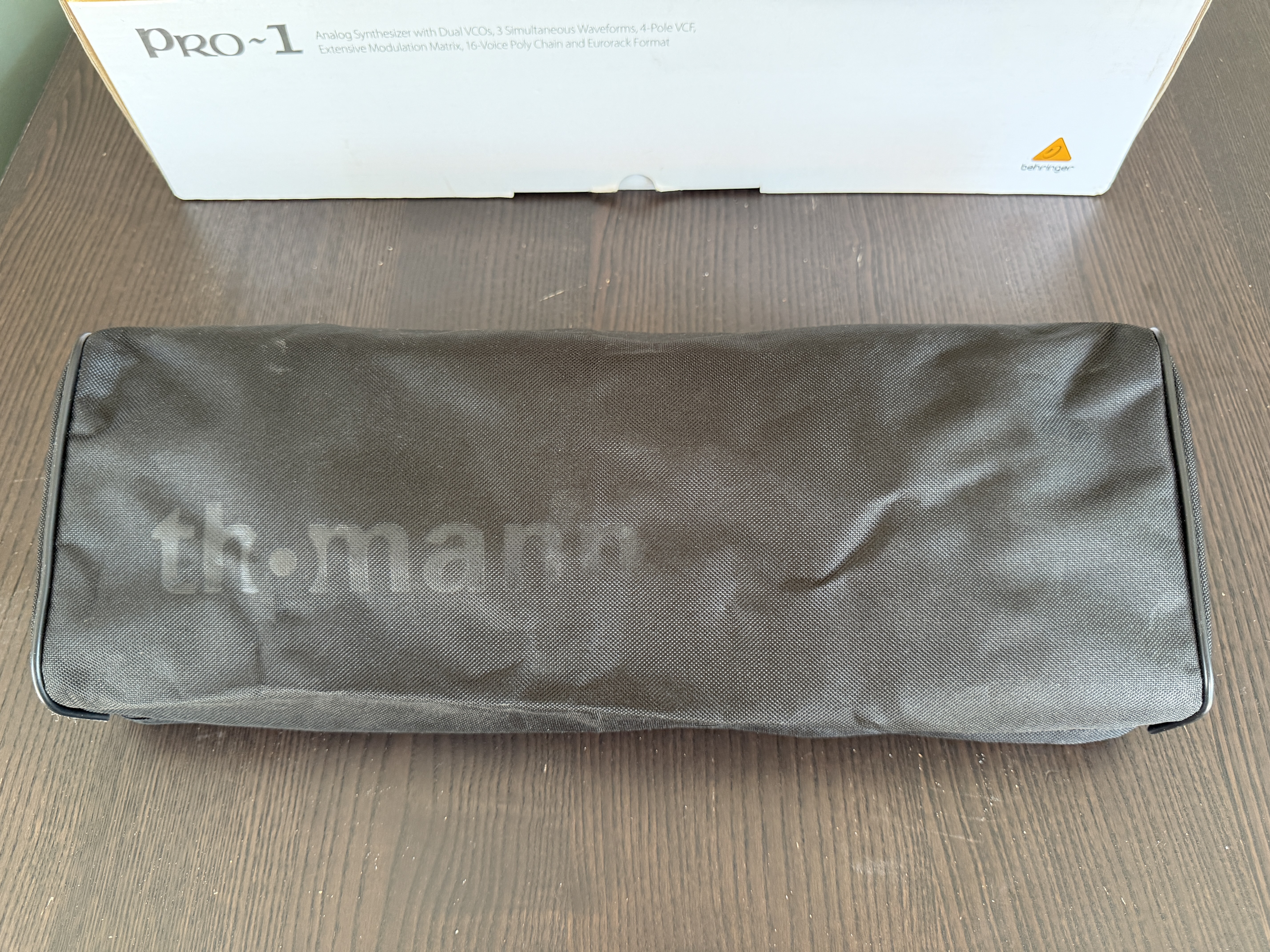 Behringer Pro-1 avec cover