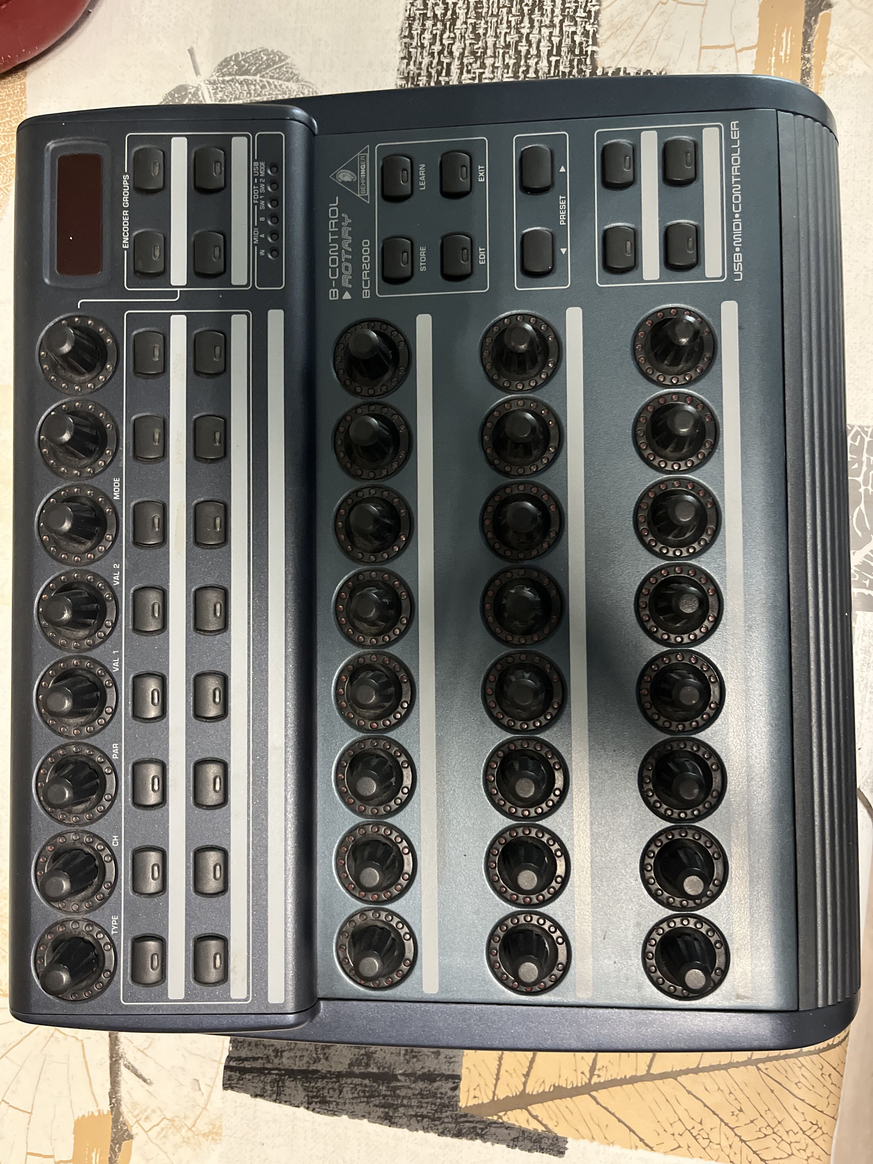 Vends table de mixage Behringer B-Control Rotary BCR2000