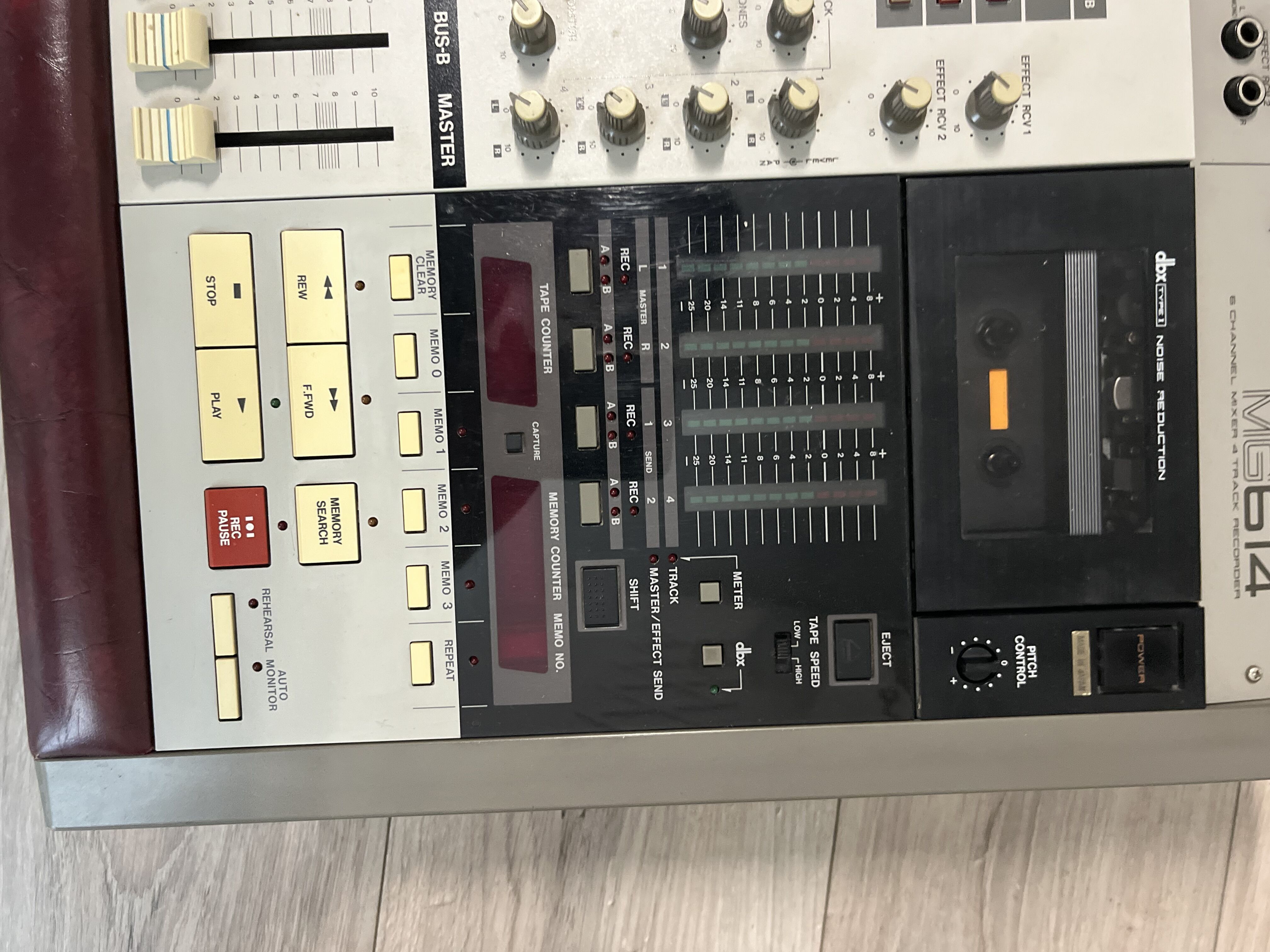 Akai Professional MG614 (49867)