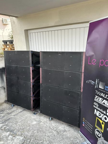 Electro Voice XLC127 DVX Line Array