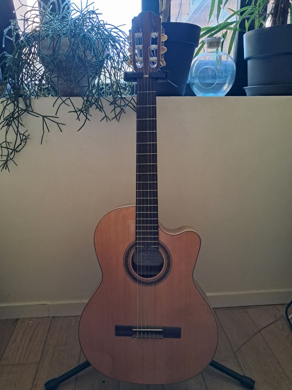 Vends Guitare classique Kremona RONDO R65CW-N (électro-acoustique)
