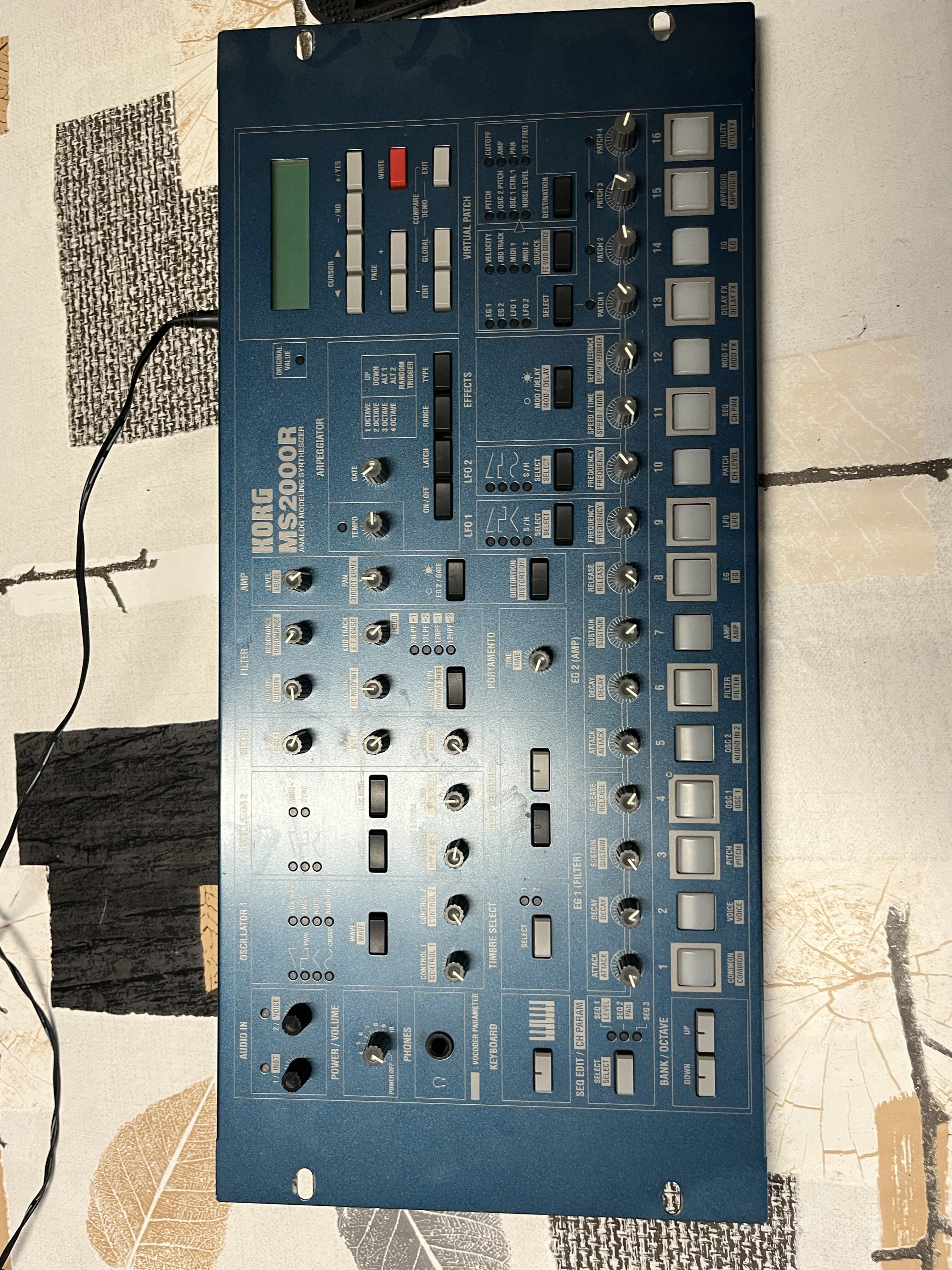 Vends Korg MS2000R