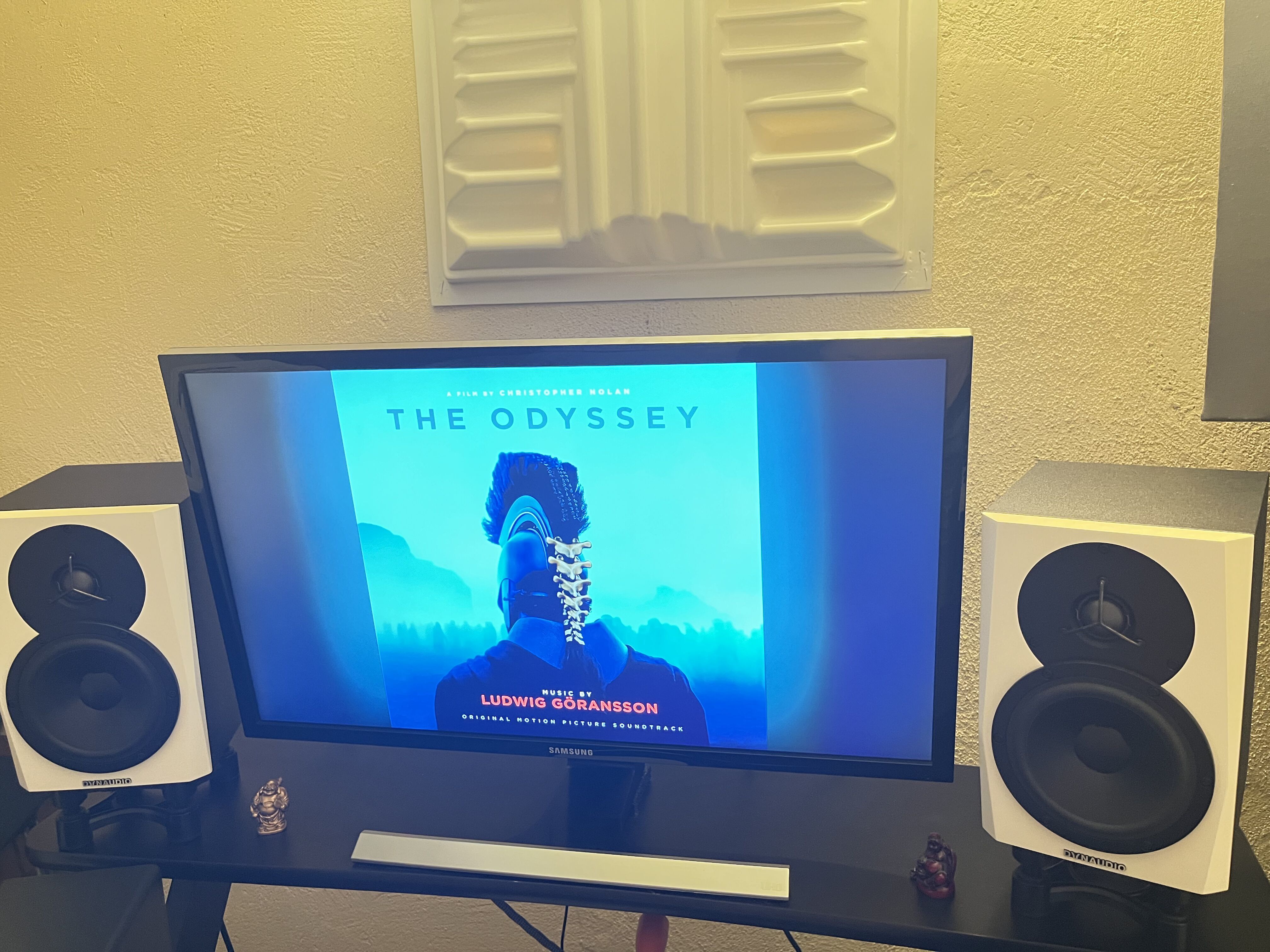 A vendre une paire de Dynaudio lyd 5 White garantie 30 mois chez Thomann