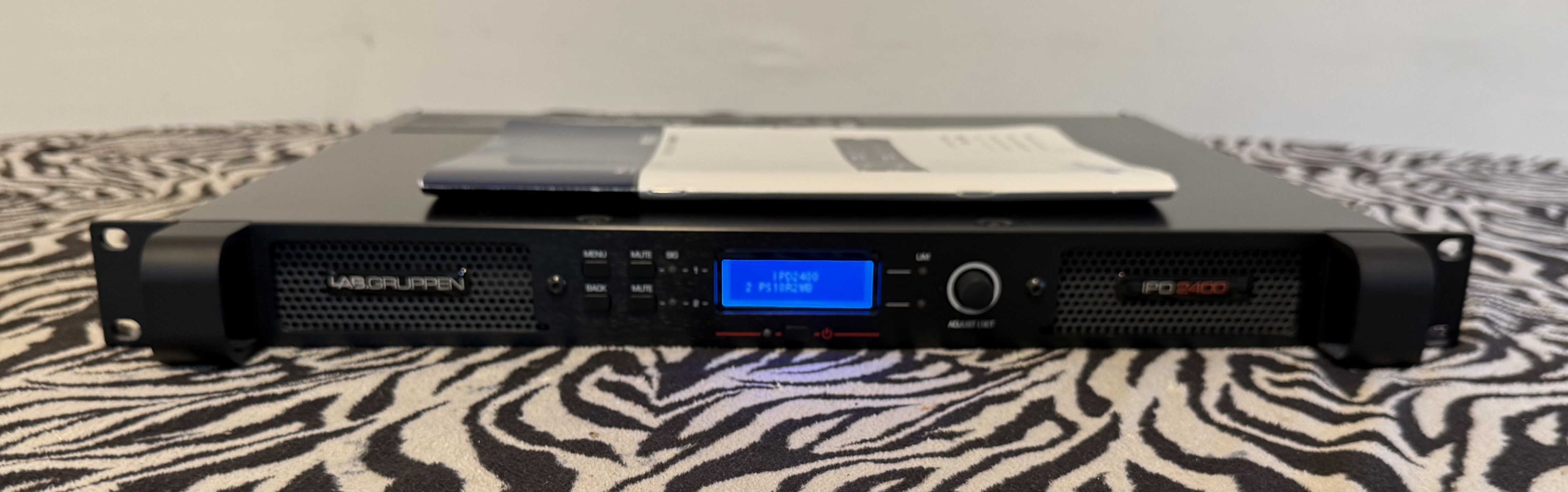 Ampli Lab Gruppen iPD 2400 comme