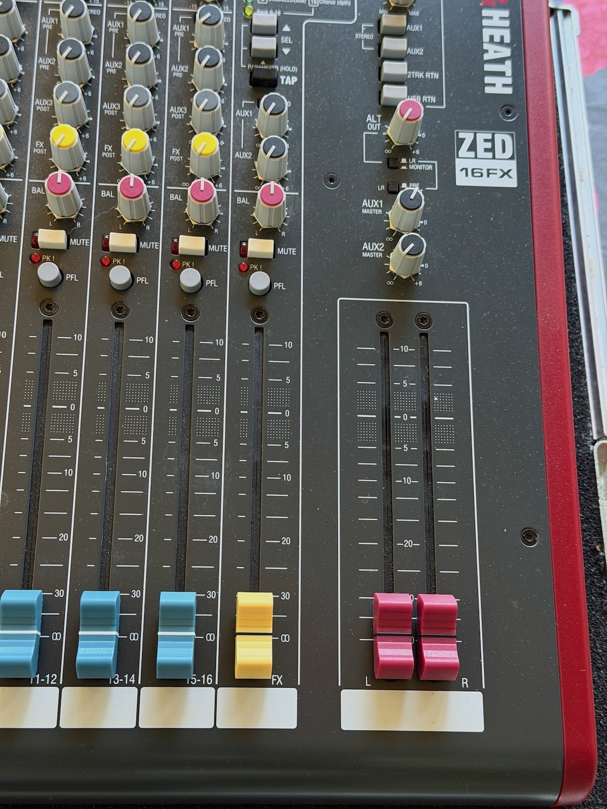 Allen & Heath ZED-16FX (59305)