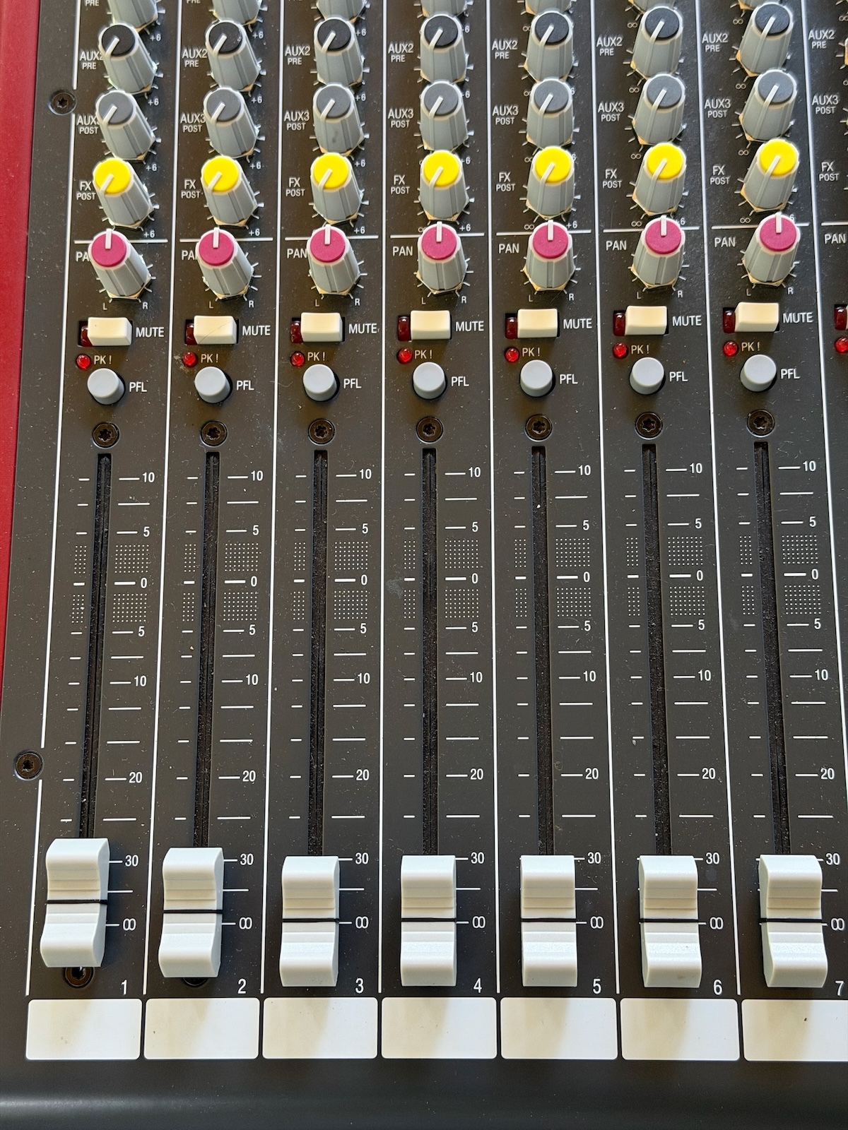 Allen & Heath ZED-16FX (36798)
