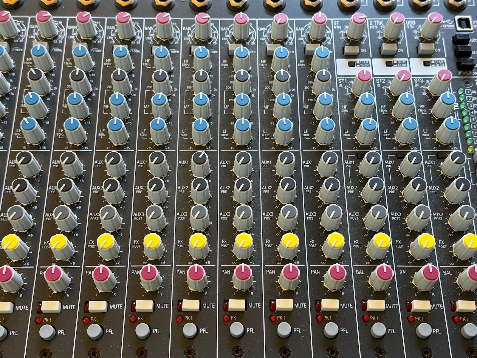 Allen & Heath ZED-16FX (88158)
