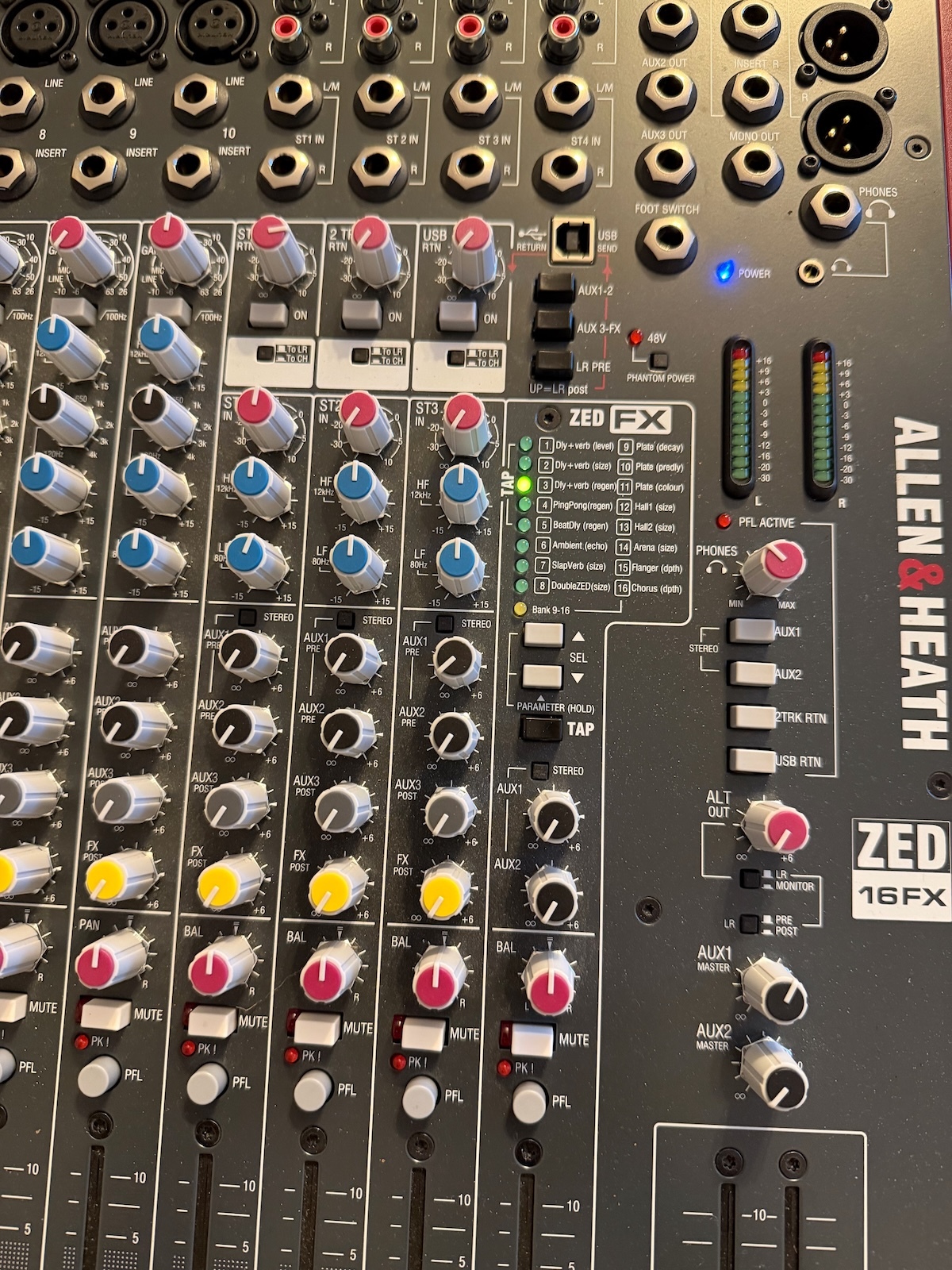 Allen & Heath ZED-16FX (86535)