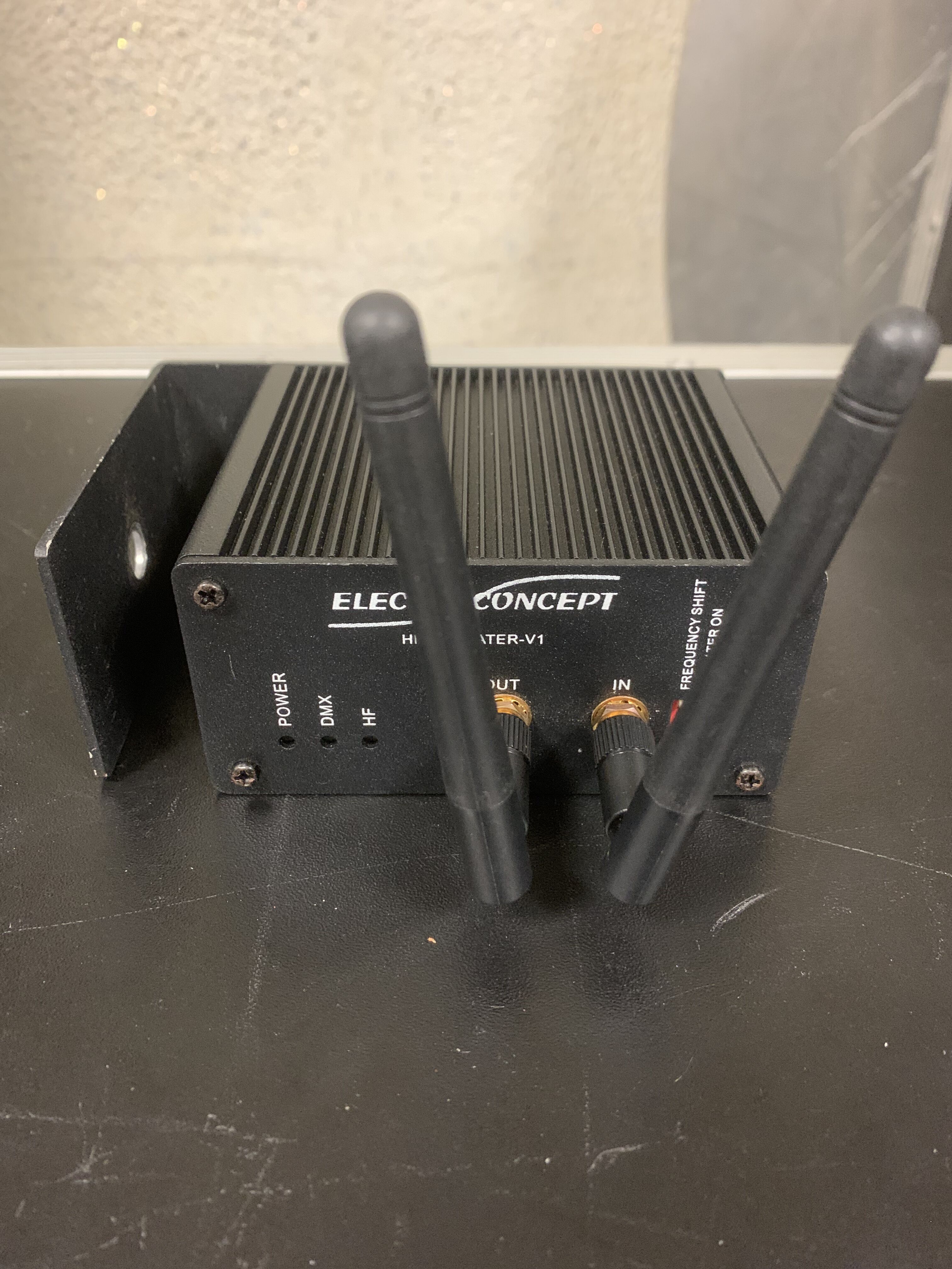 Vends Récepteur/Répéteur DMX HF Electroconcept HF-V1