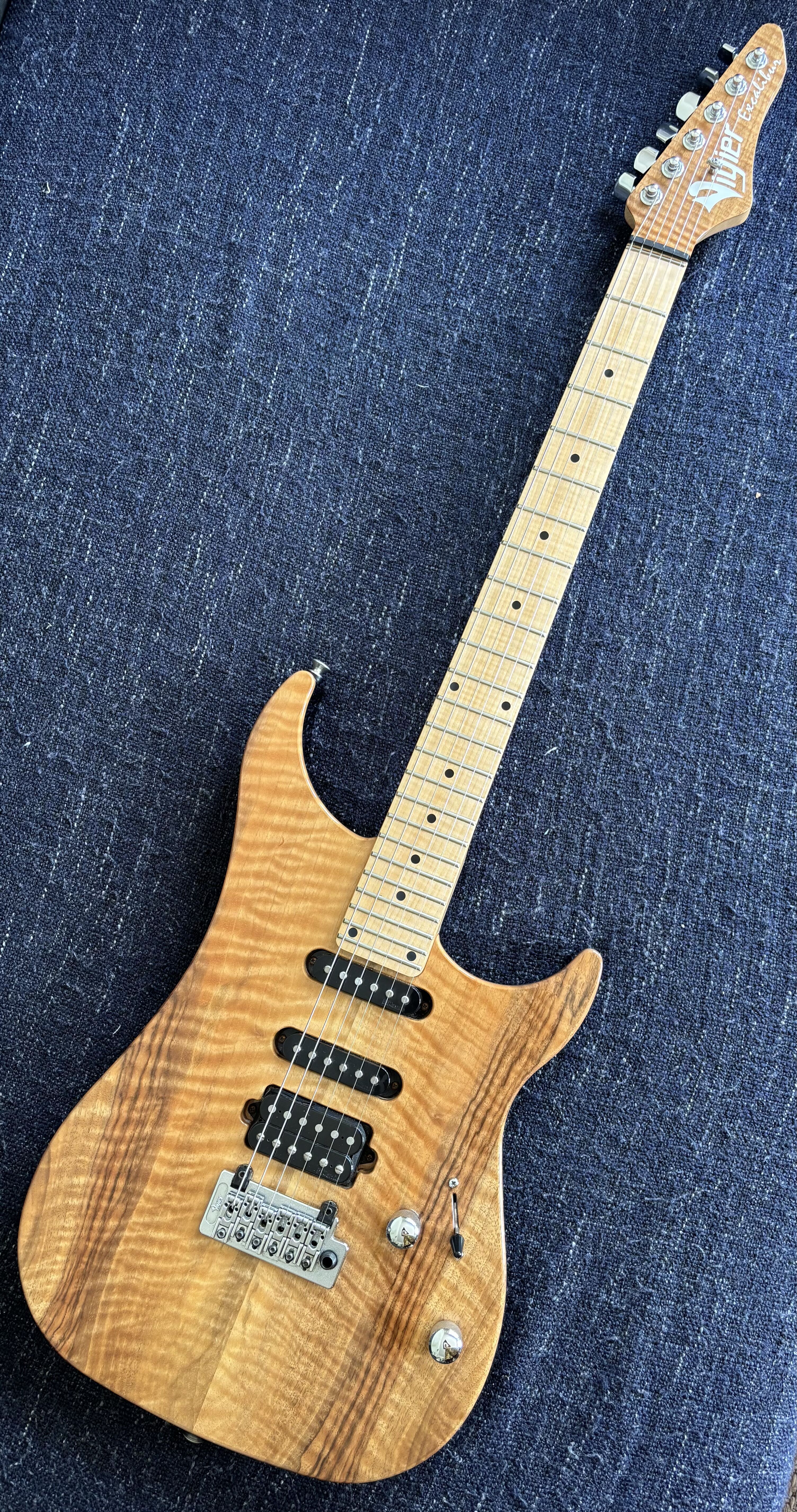 Vigier Excalibur Ultra Blues Noyer (édition limitée)
