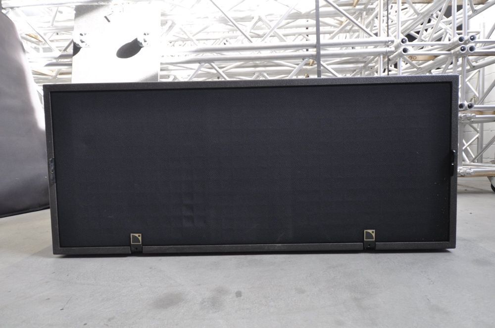 L-Acoustics SB28 – Excellent état – Housse + Flight Case