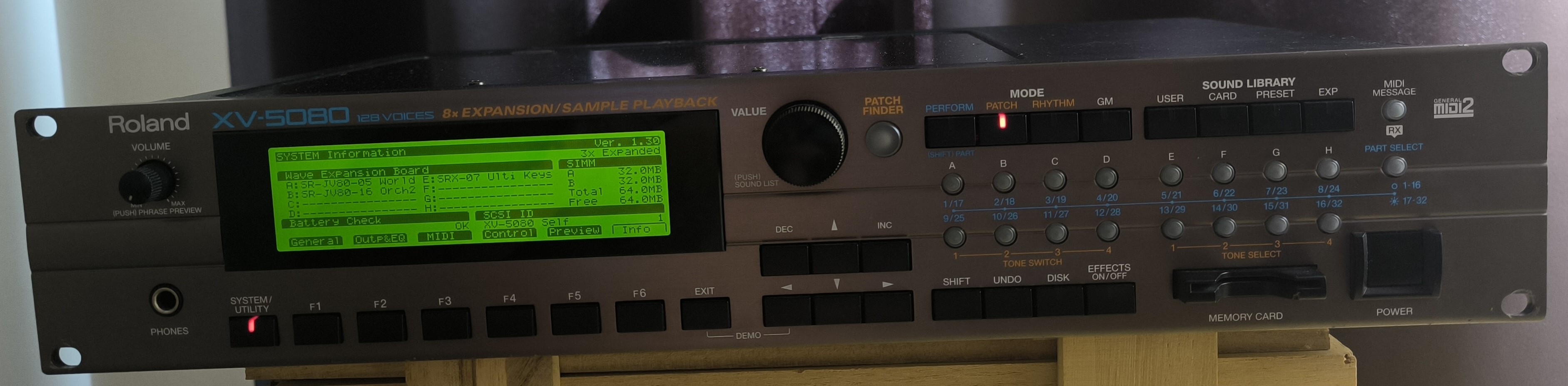 Vend Roland XV 5080 avec 3 cartes additionnelles