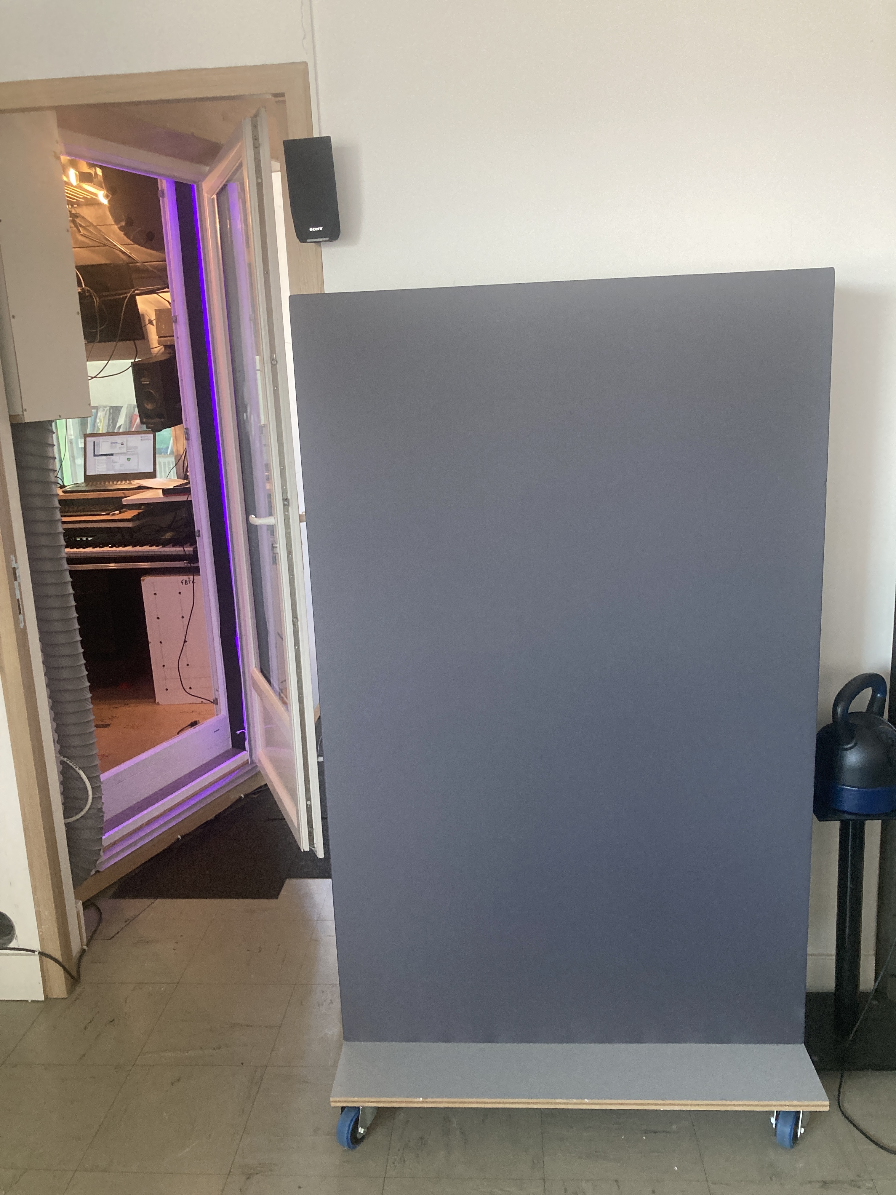 Vends Bass Trap accordé à membrane.