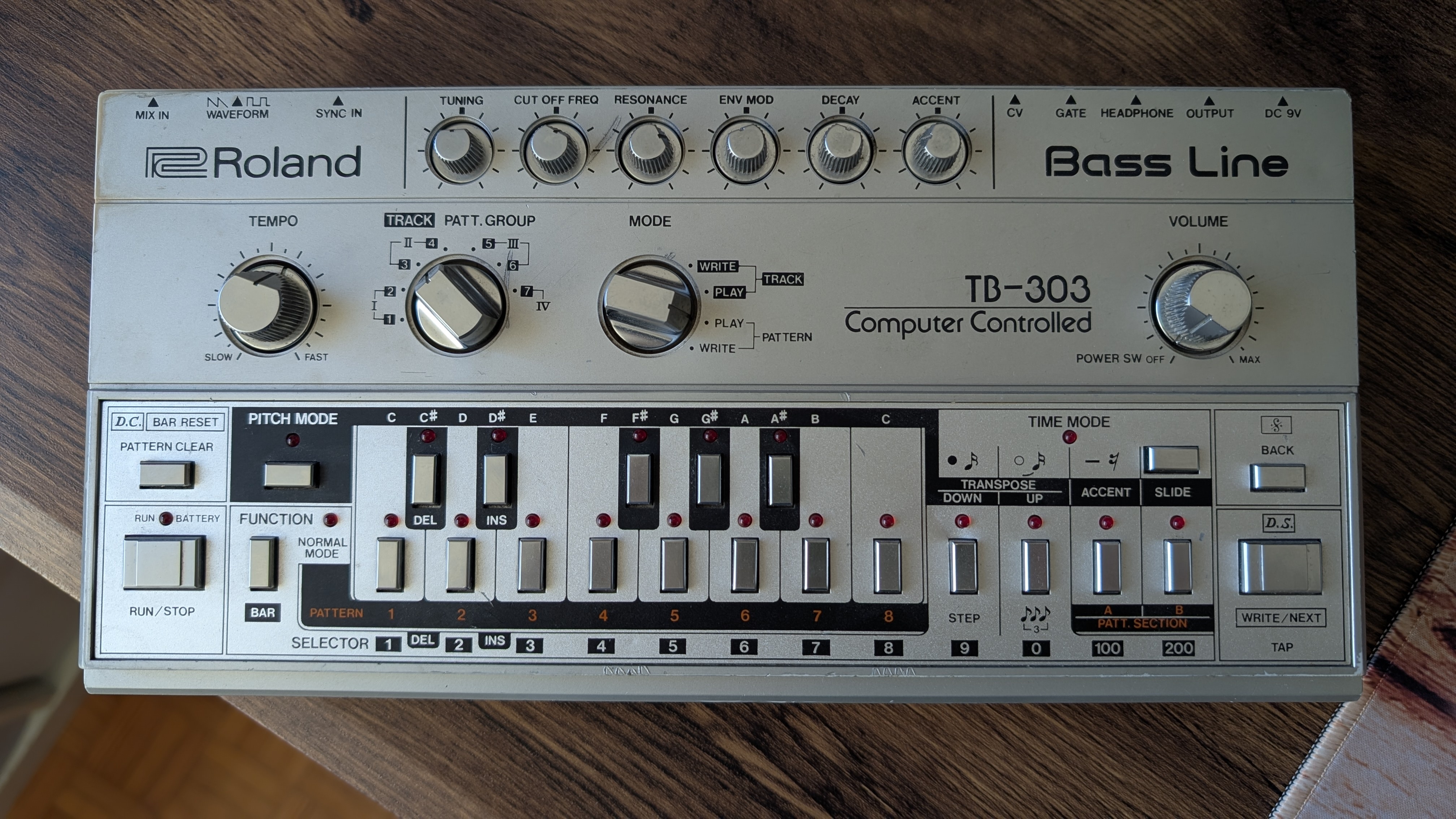 Vend Roland TB 303