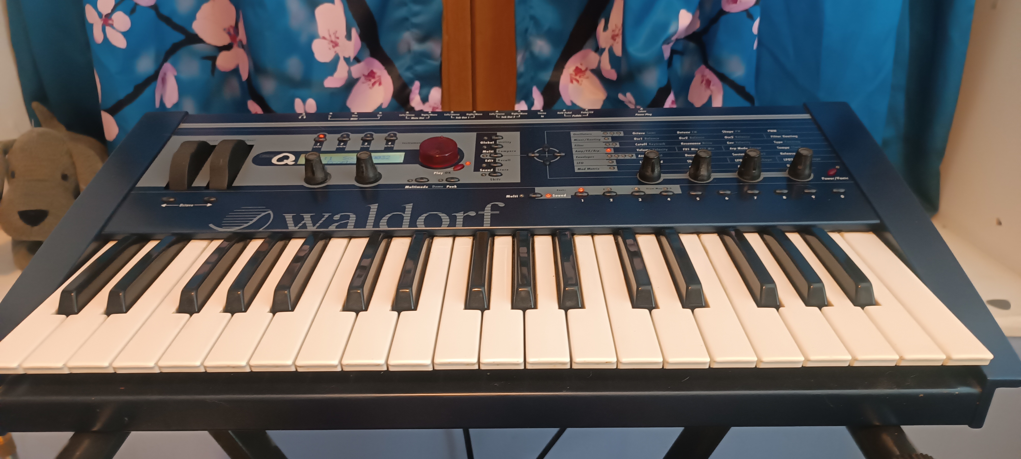 Waldorf Micro Q Keyboard Omega – version 75 voix – très rare