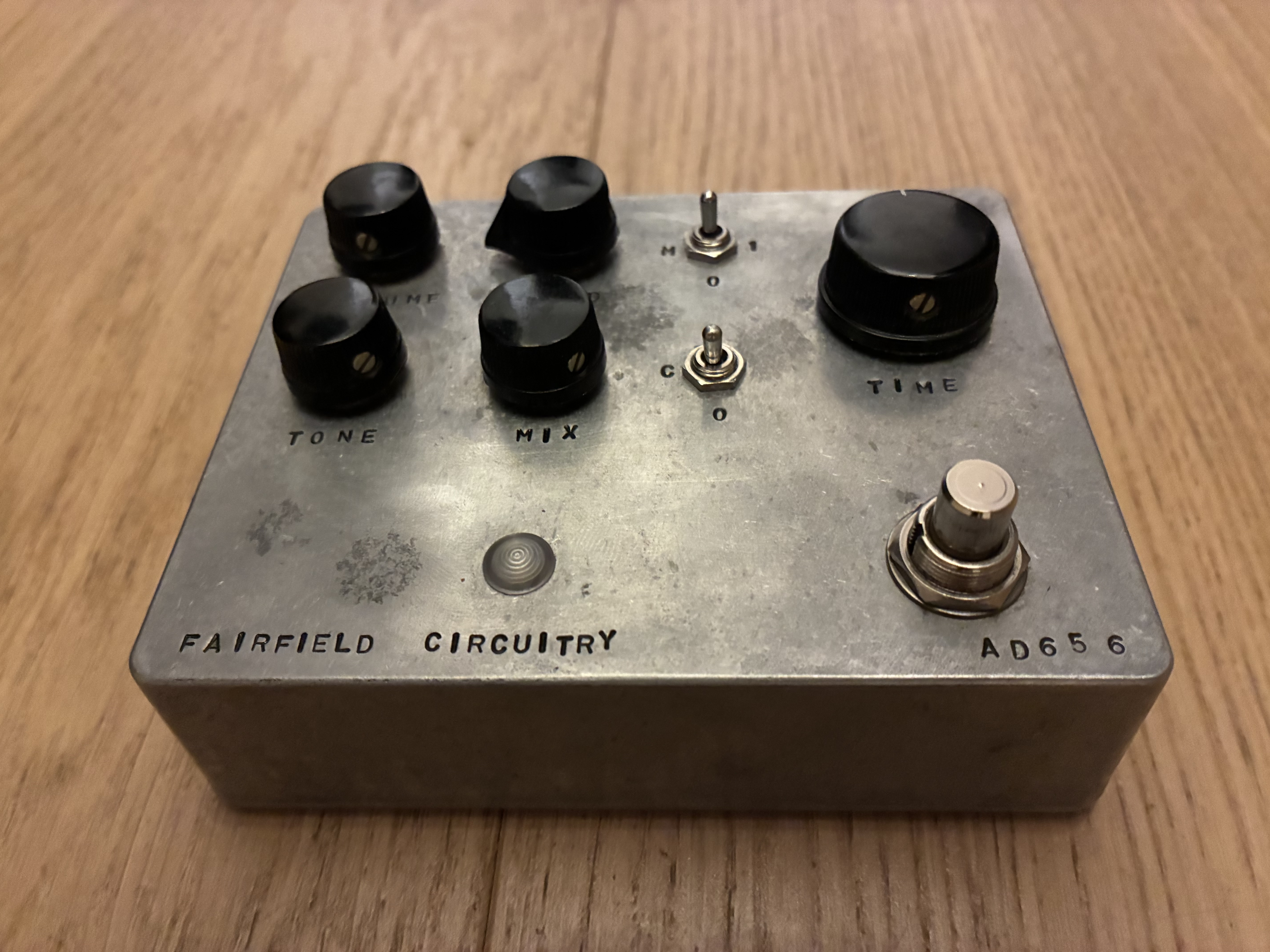Delay analogique Fairfield Circuitry Meet Maude 