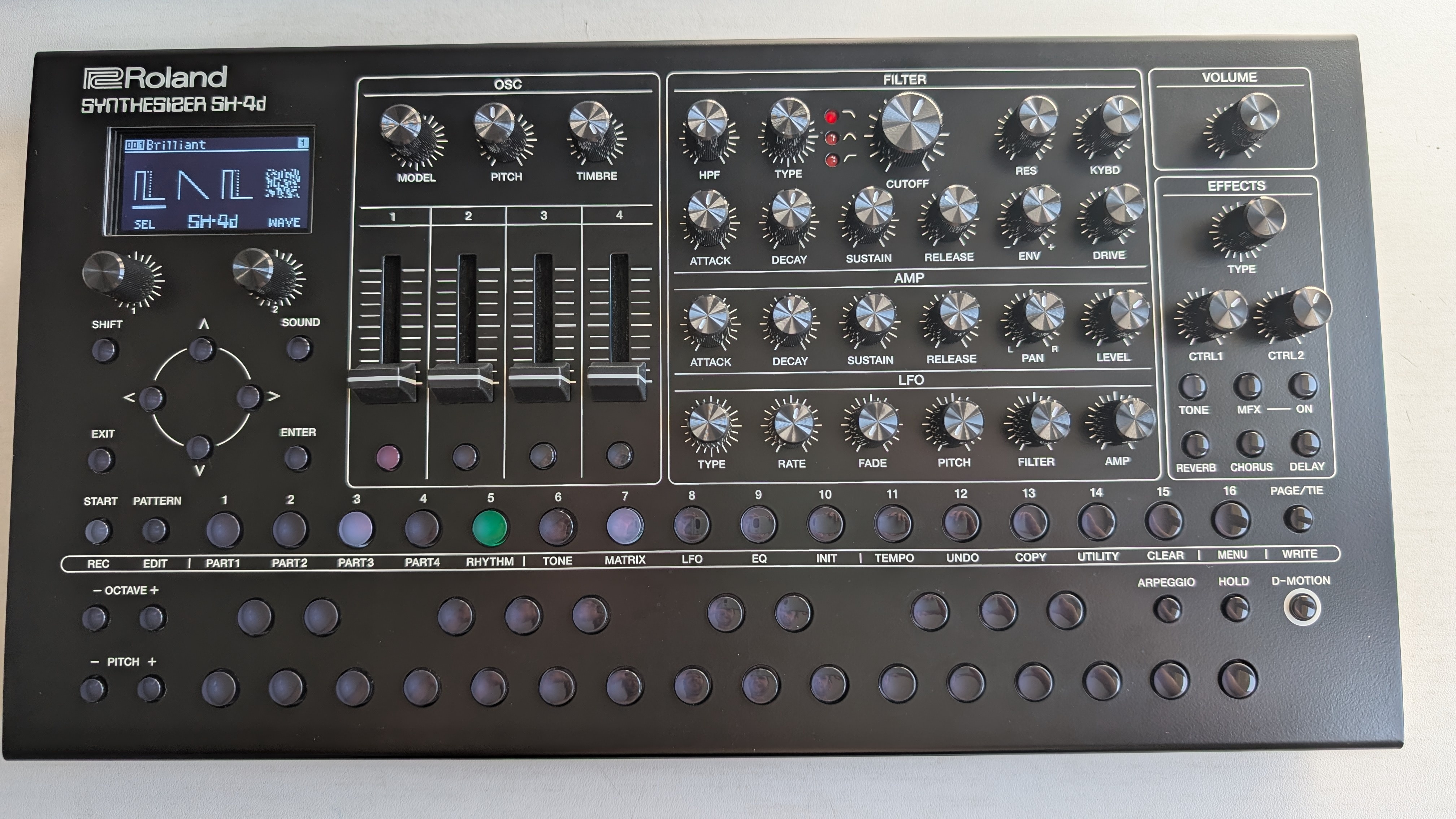 Roland SH-4d (15309)