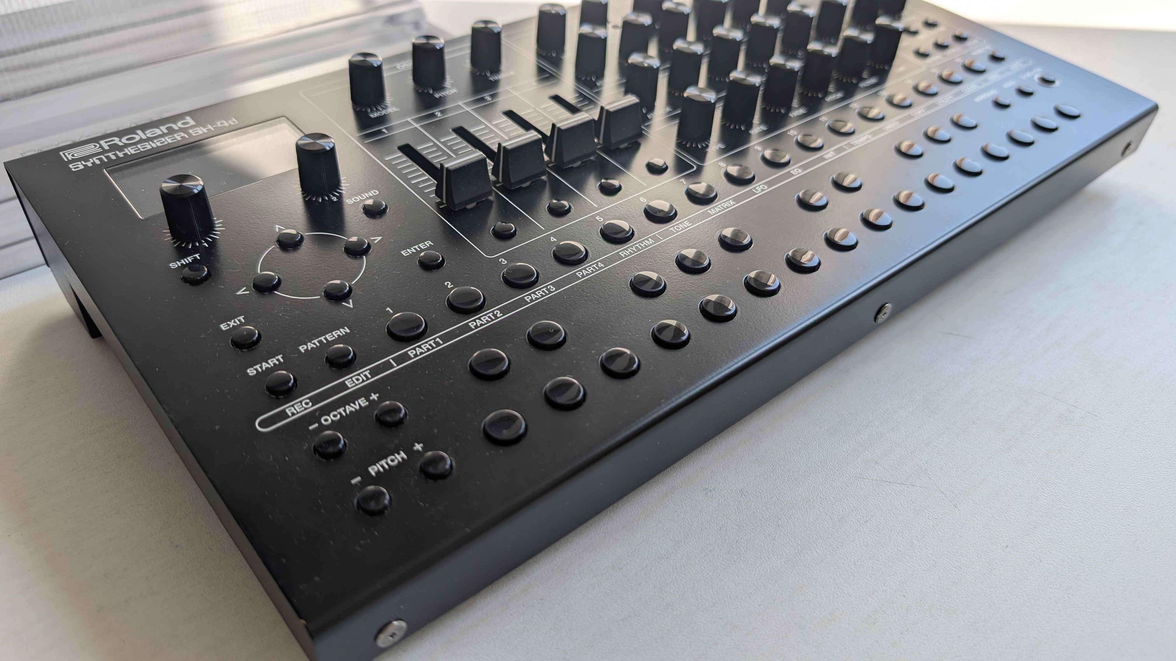 Roland SH-4d (399)