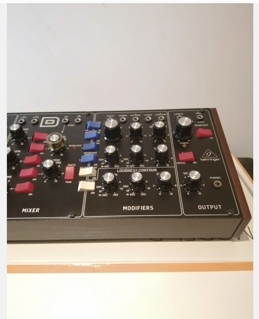 Behringer Model D (68584)