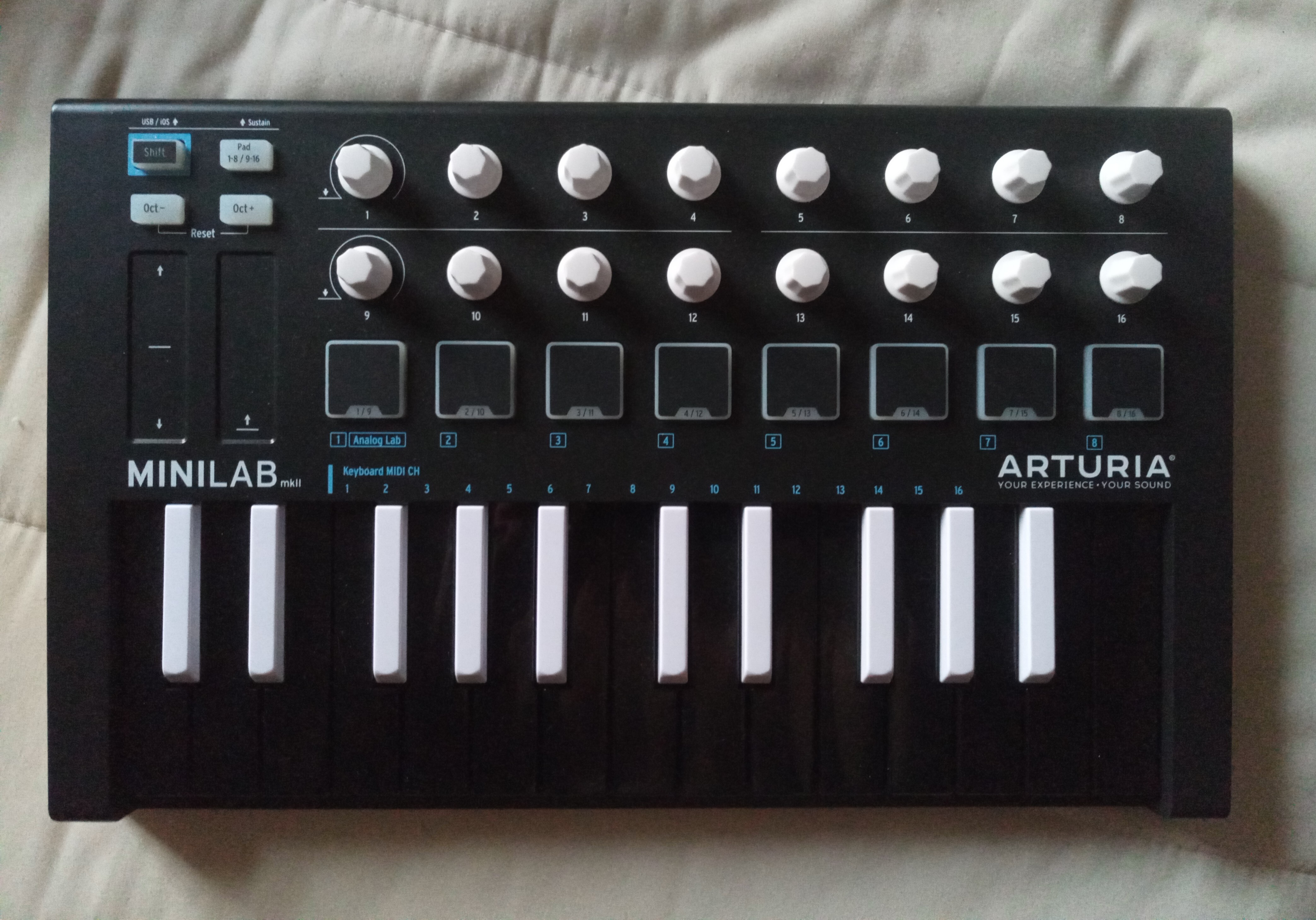 Arturia minilab mk2 noir inversé 