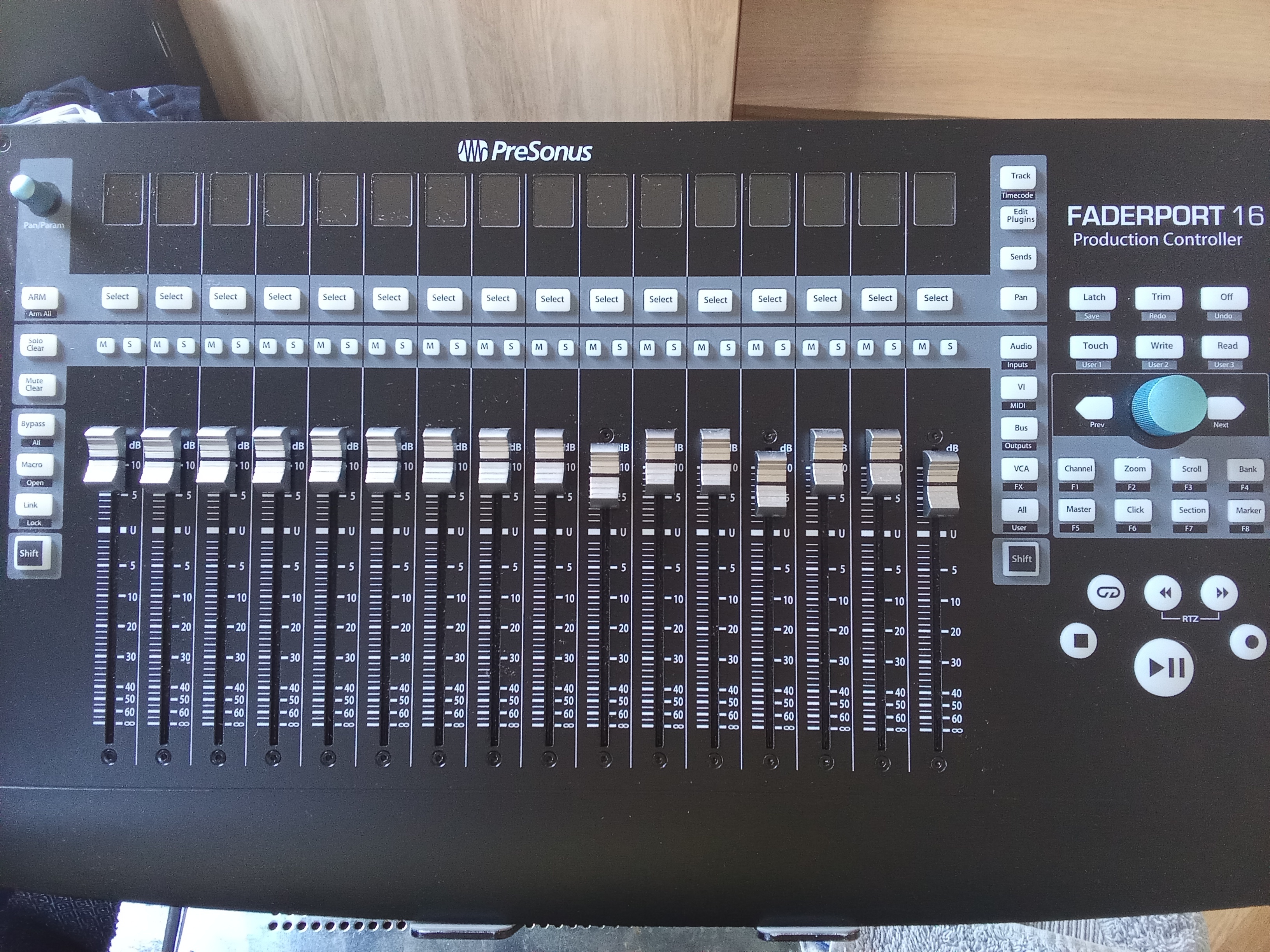 Presonus Faderport 16 acheté en janvier 