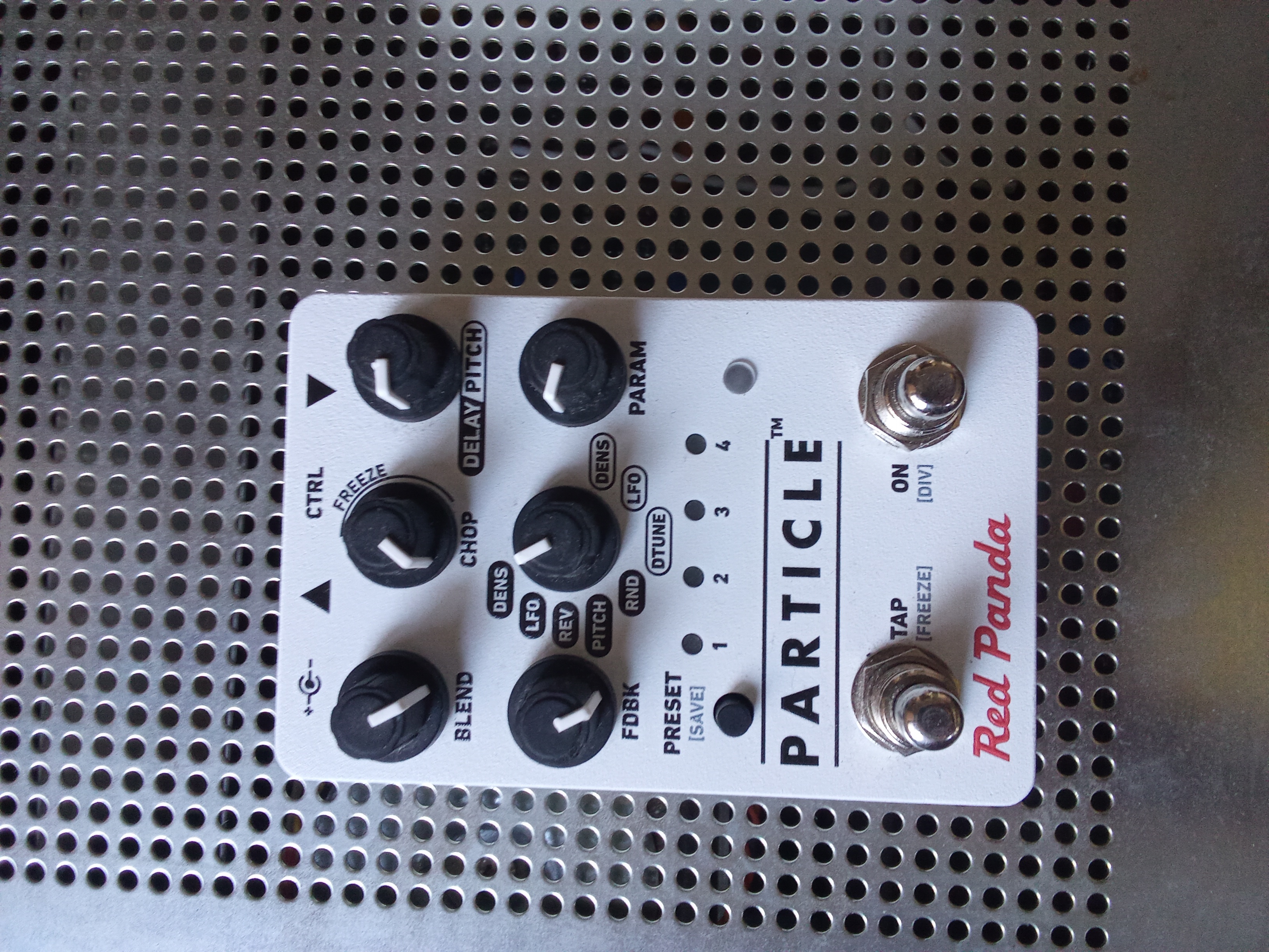 pédale red panda particule 2
