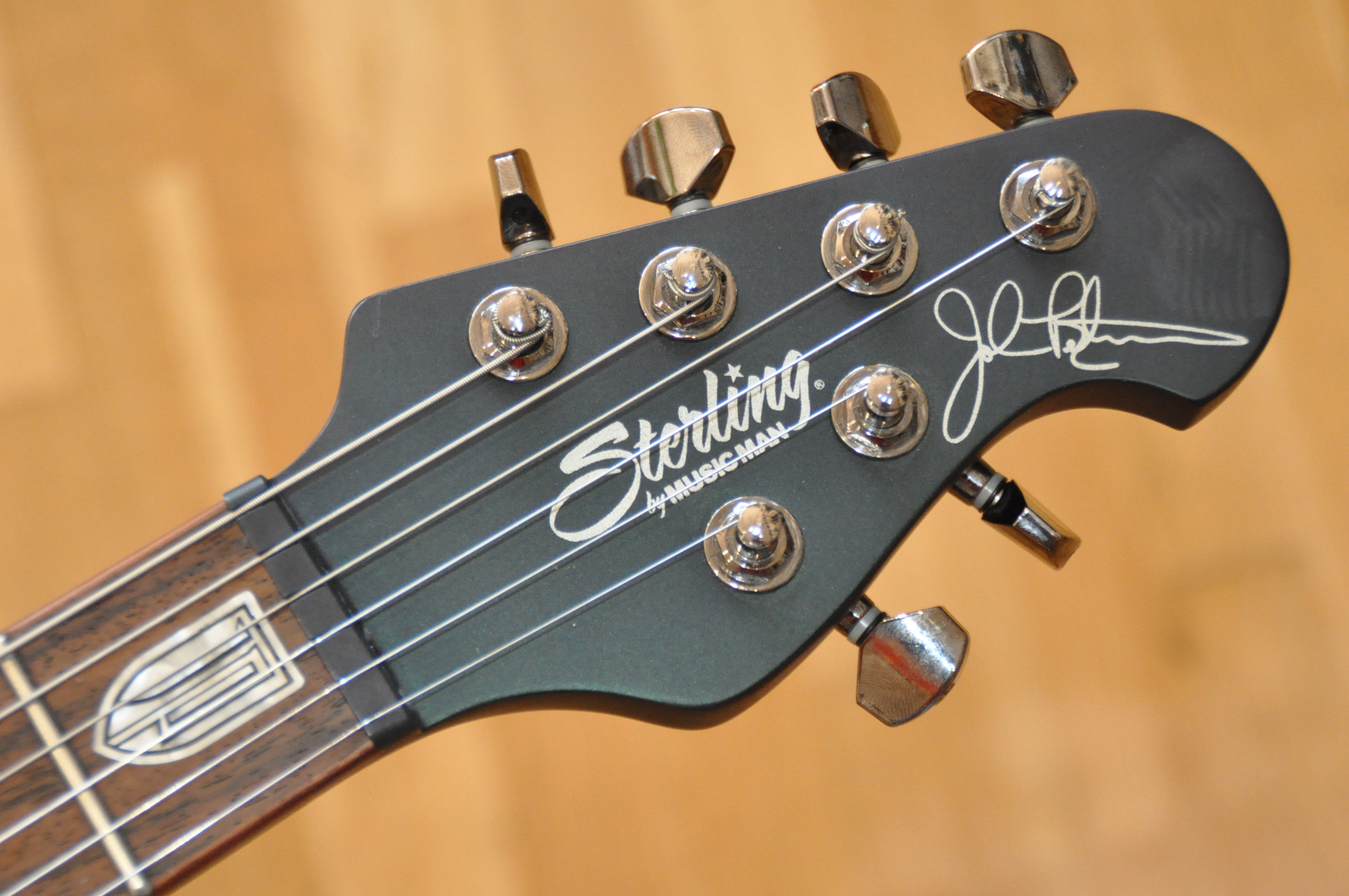 Sterling by Music Man Majesty MAJ100 (4336)