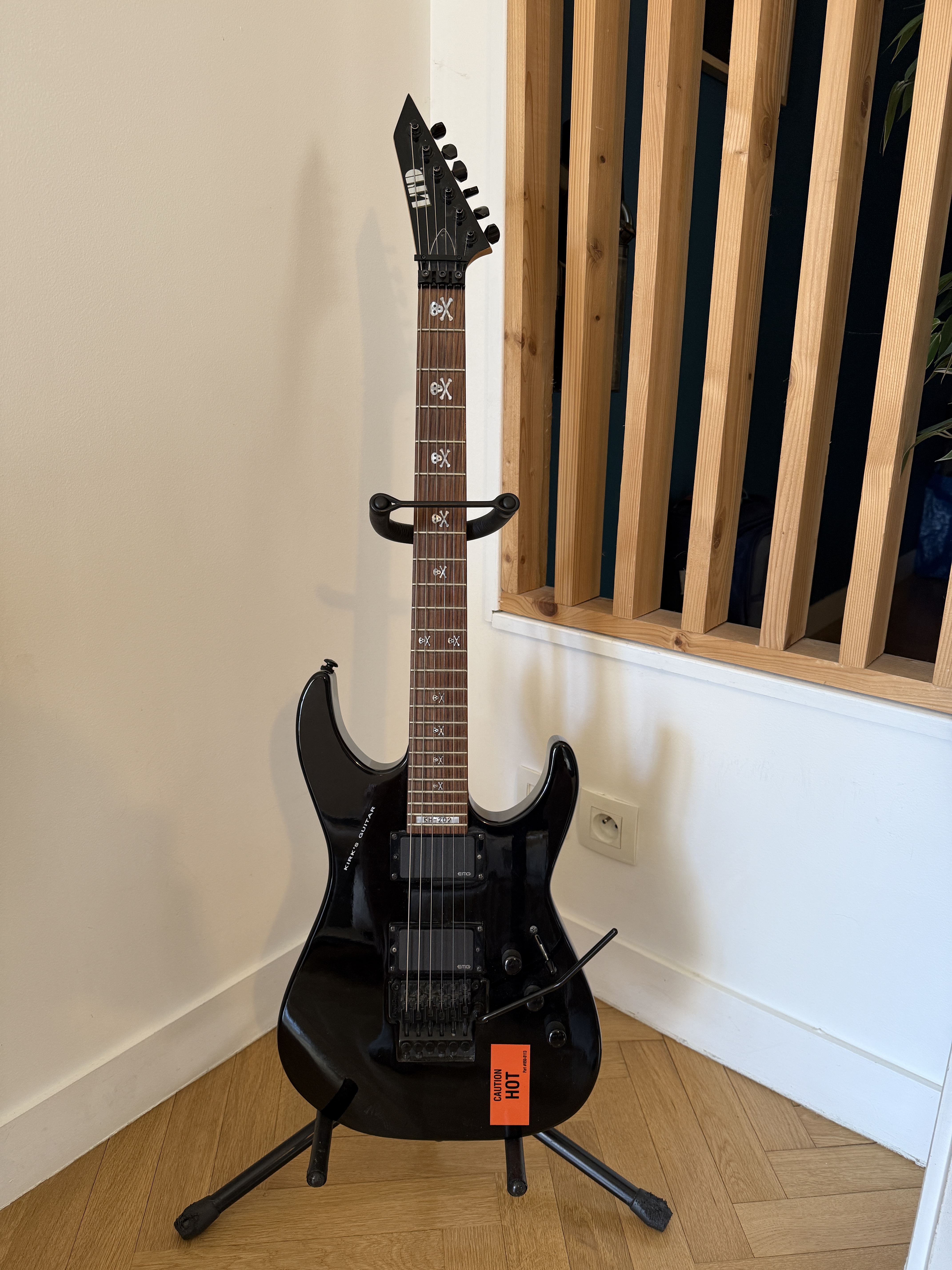 ESP / LTD KH-202 Caution 2016 - Black EMG 81