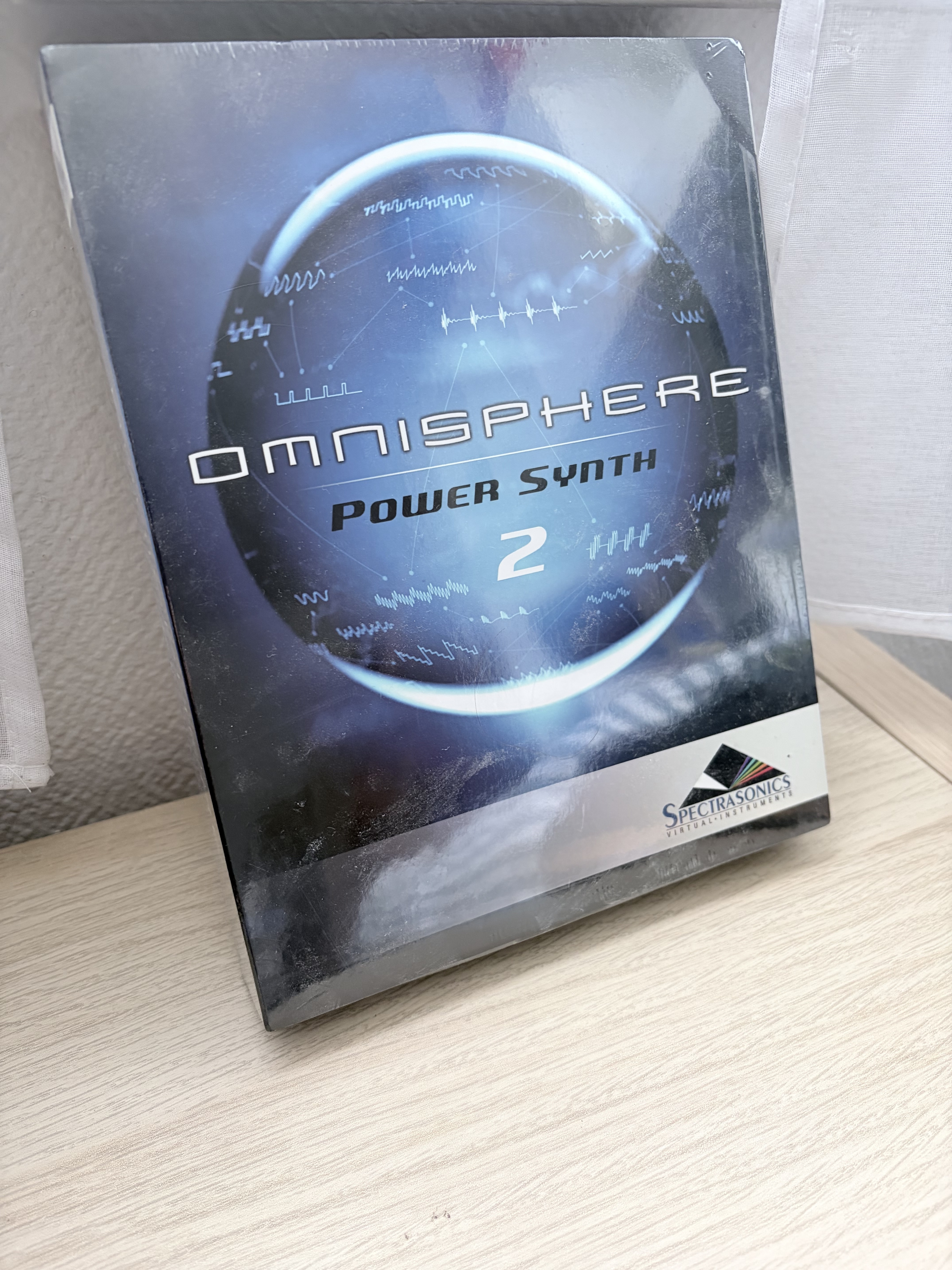 Omnisphere 2 totalement neuf 
