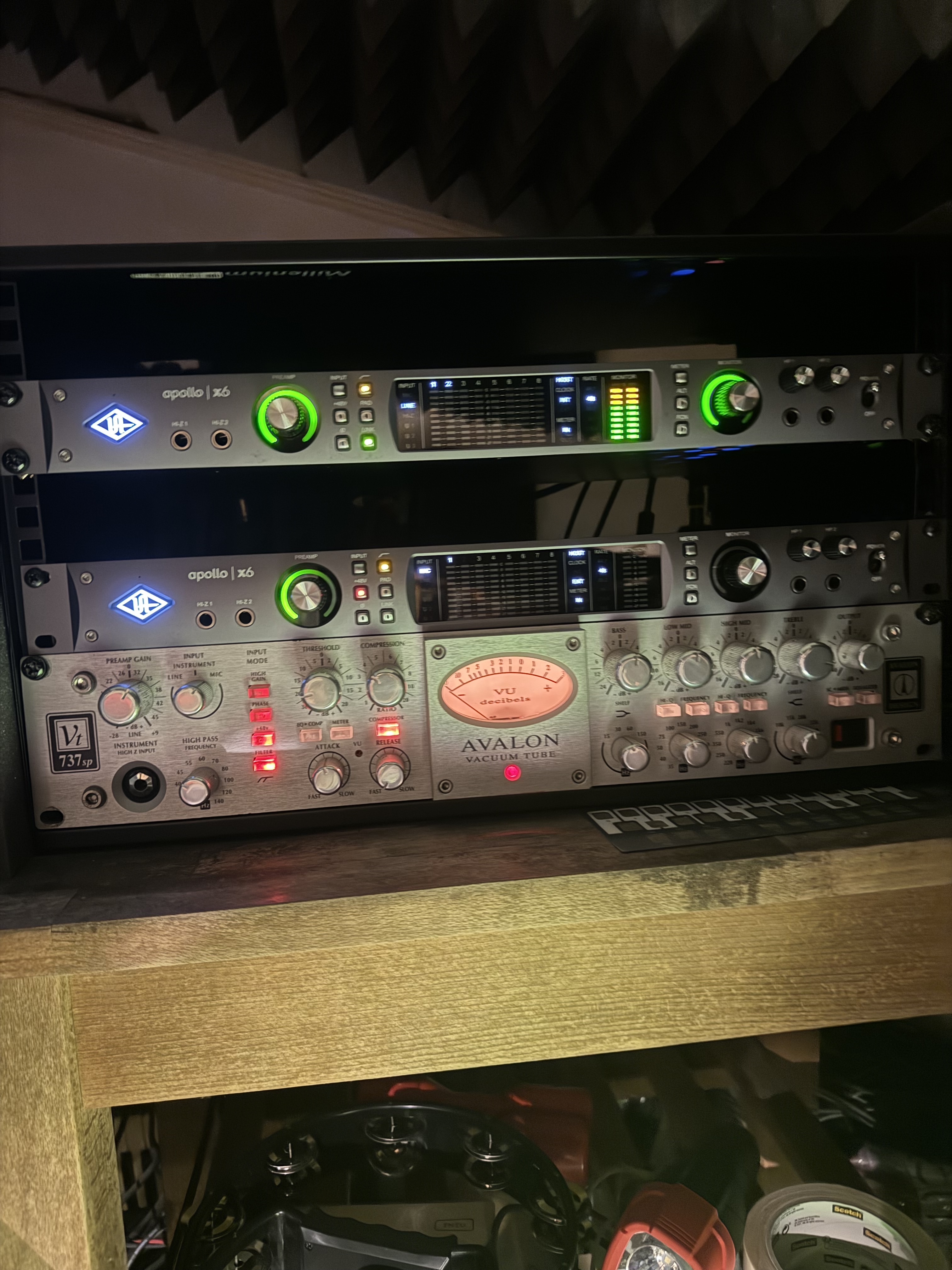 Vends Avalon vt 737 Sp Lampes neuves . Super état . toujours en studio 