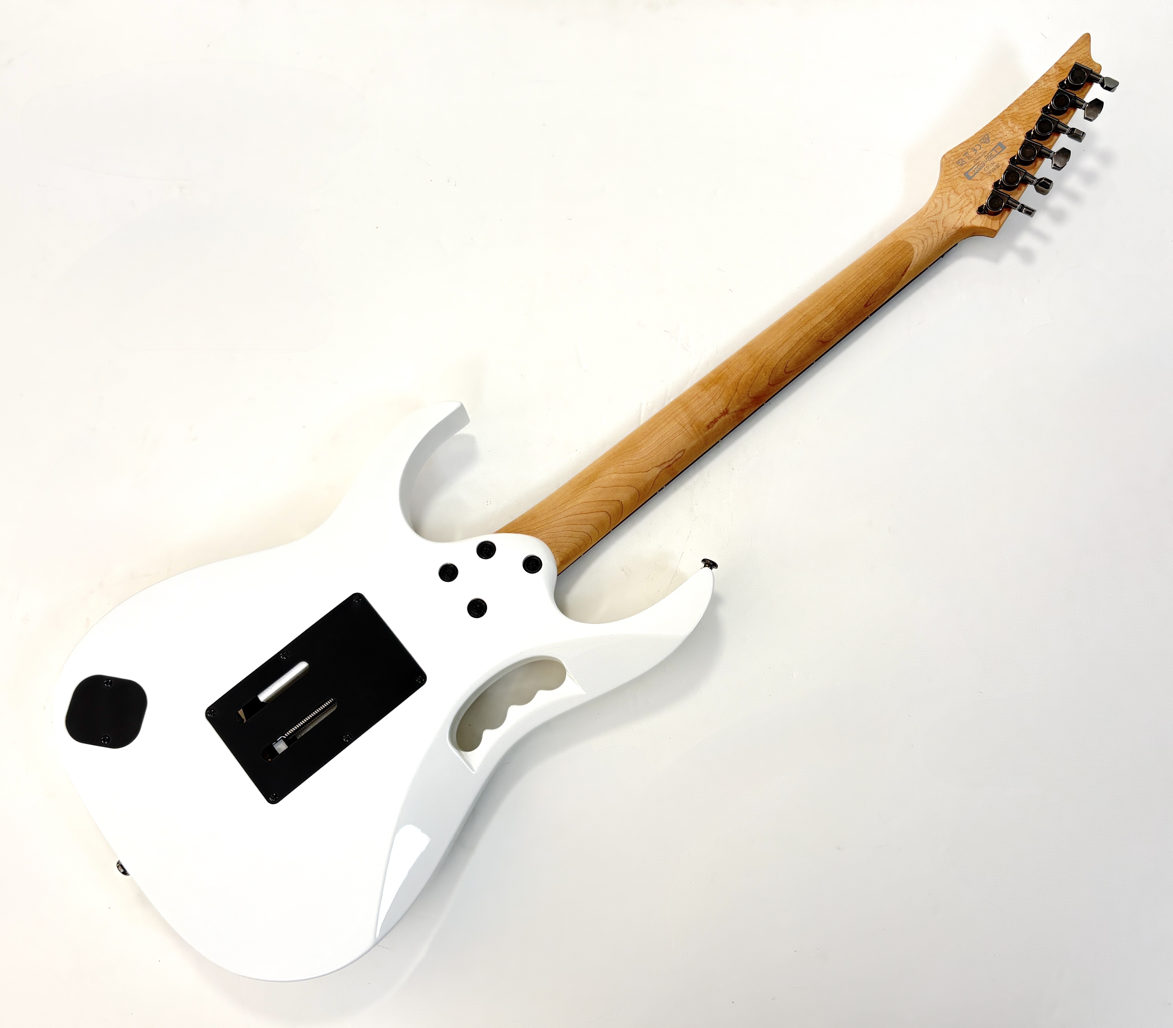 Ibanez JEMJR (2015) (26467)