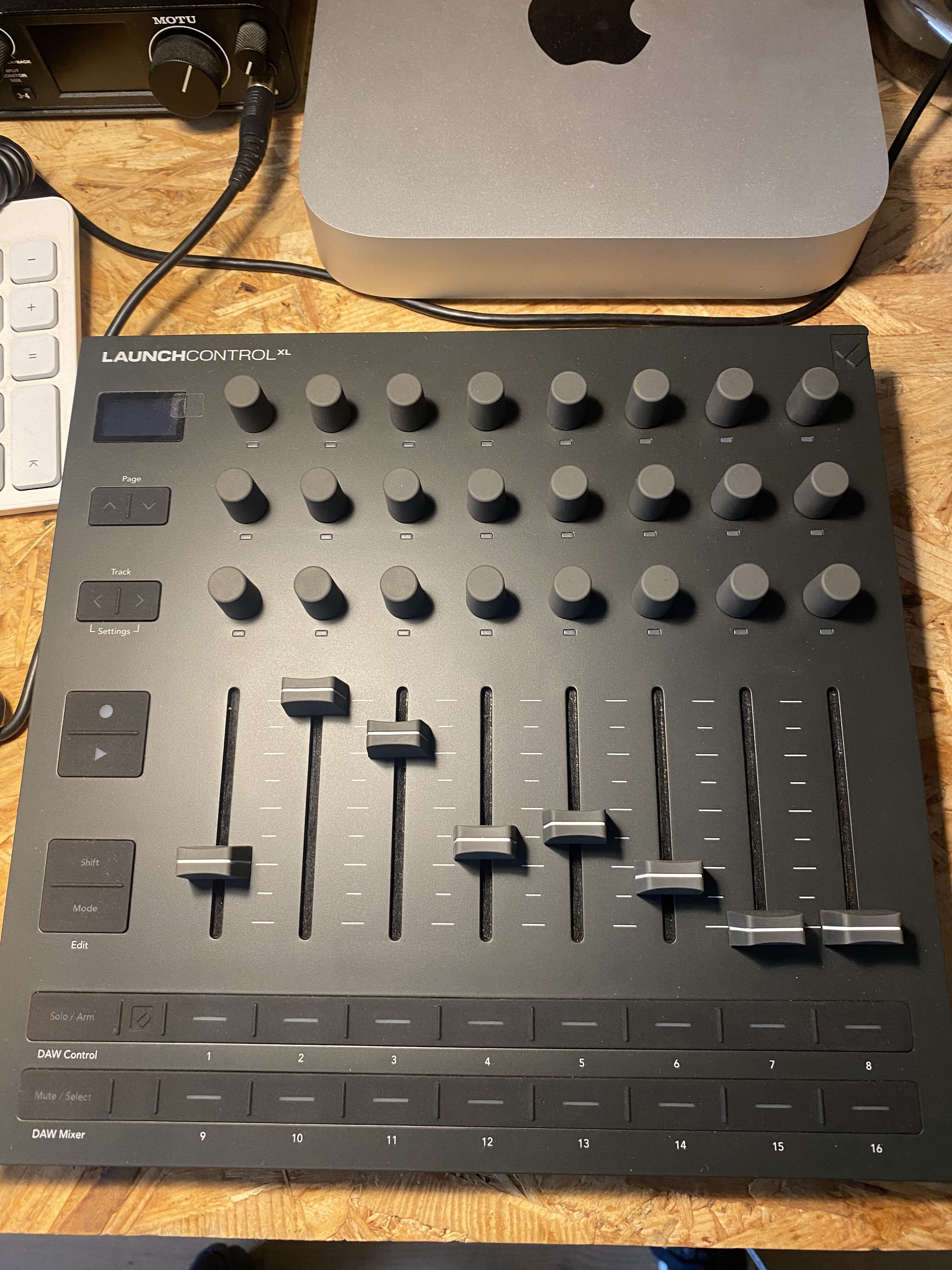 vends Novation Launch Control XL MK3