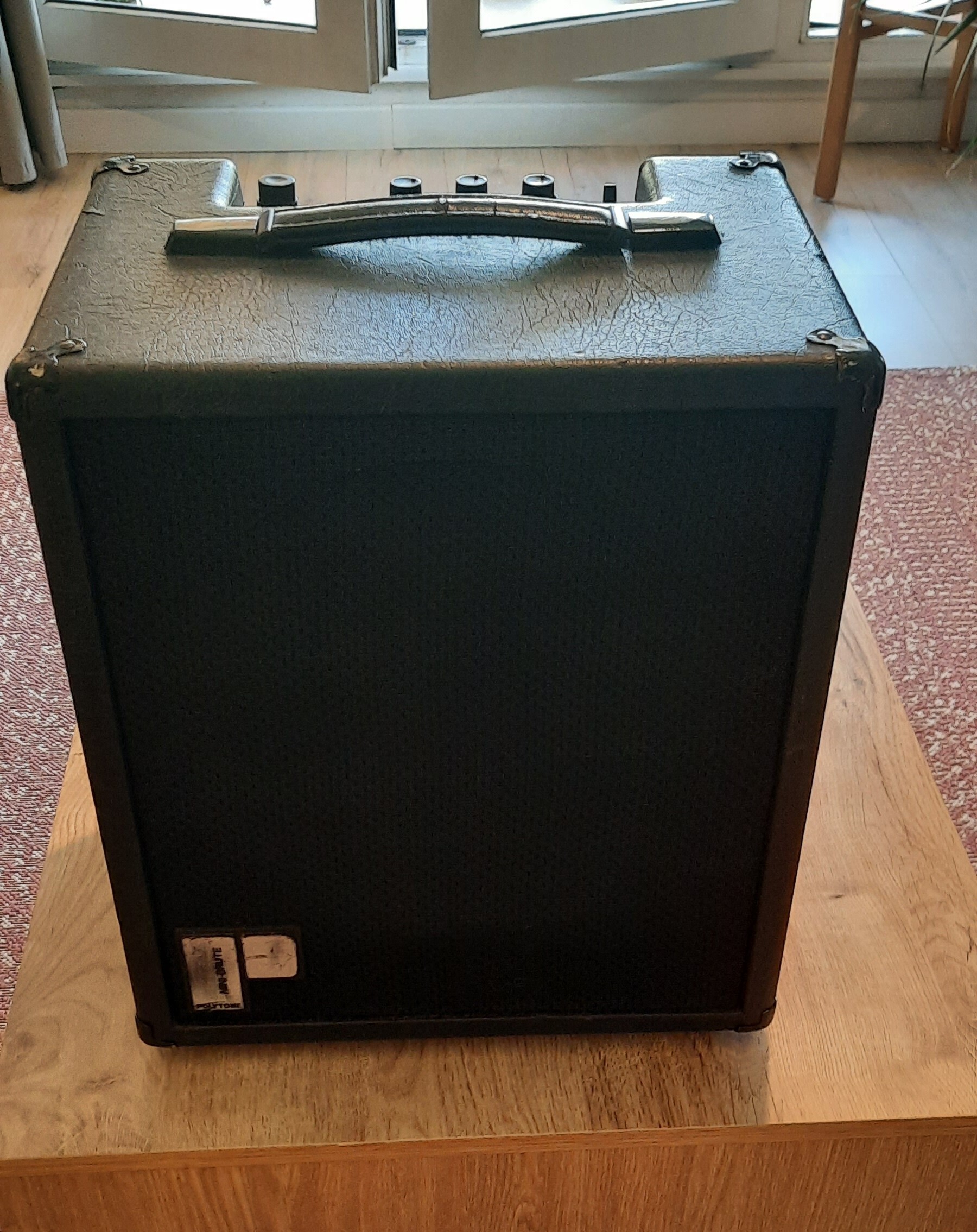 vends  Polytone mini brute II   ,  remise em main propre 
