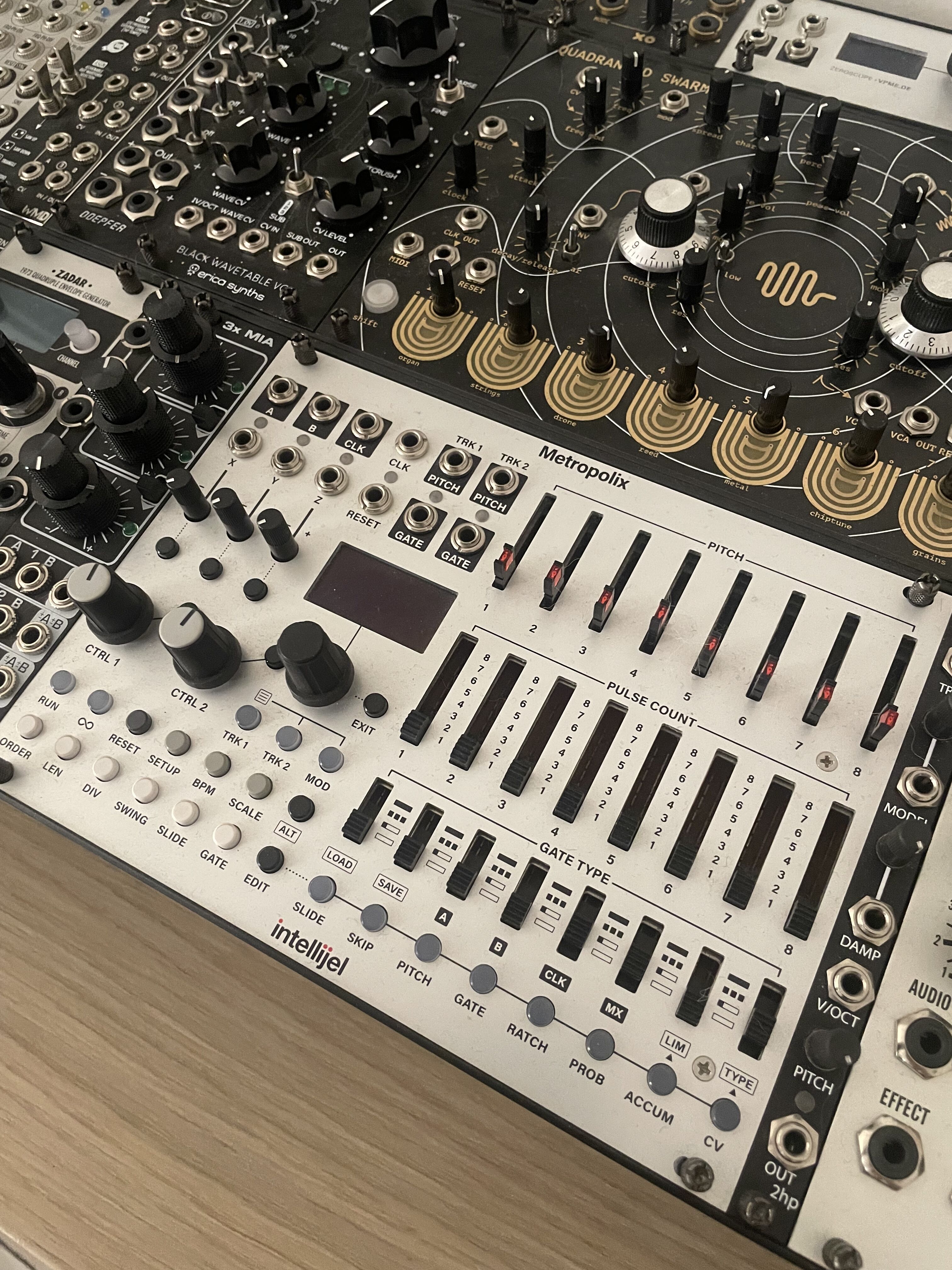 Intellijel Designs Metropolix (61006)