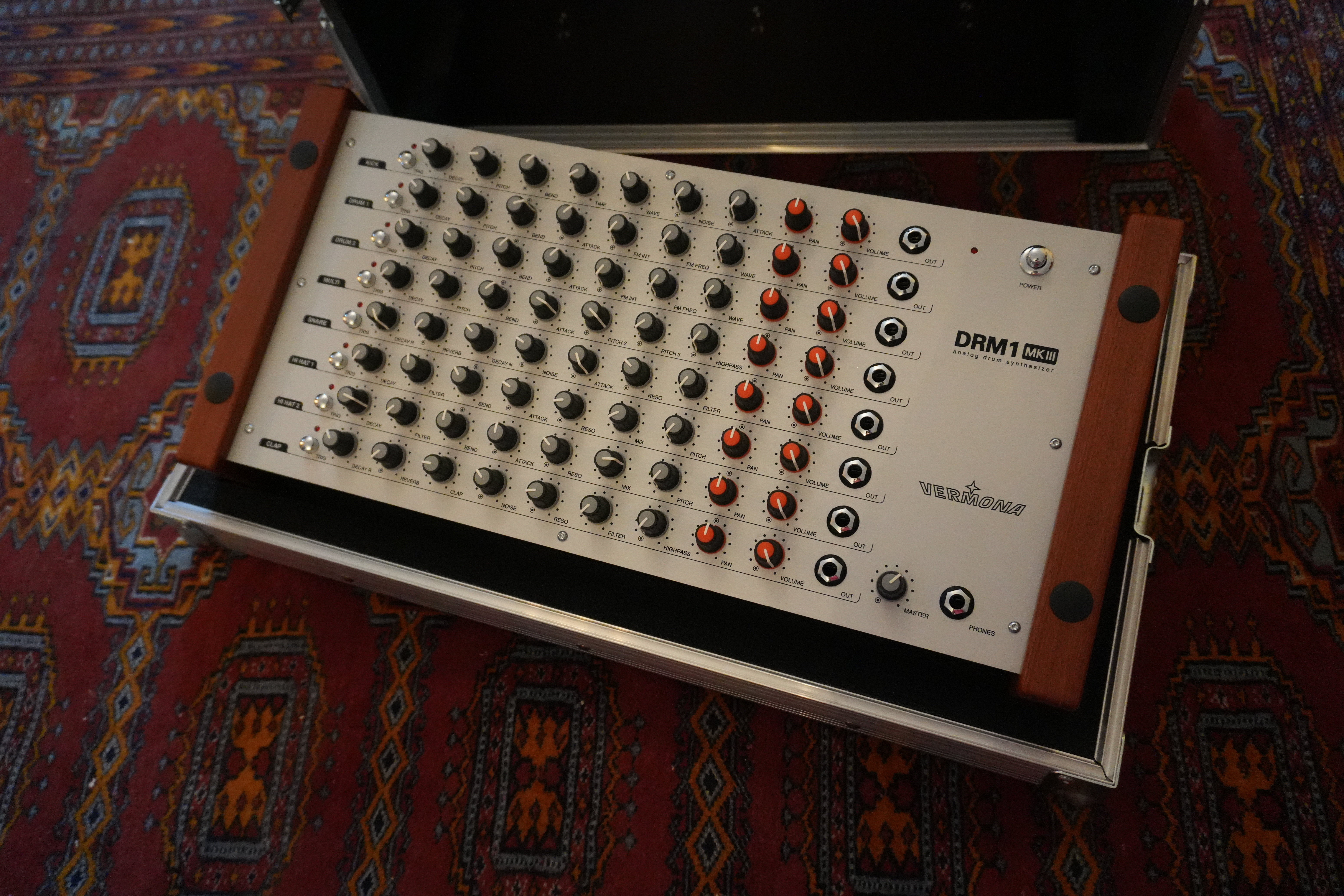 Vermona DRM-1 Trigger avec Flightcase et les côtés en bois