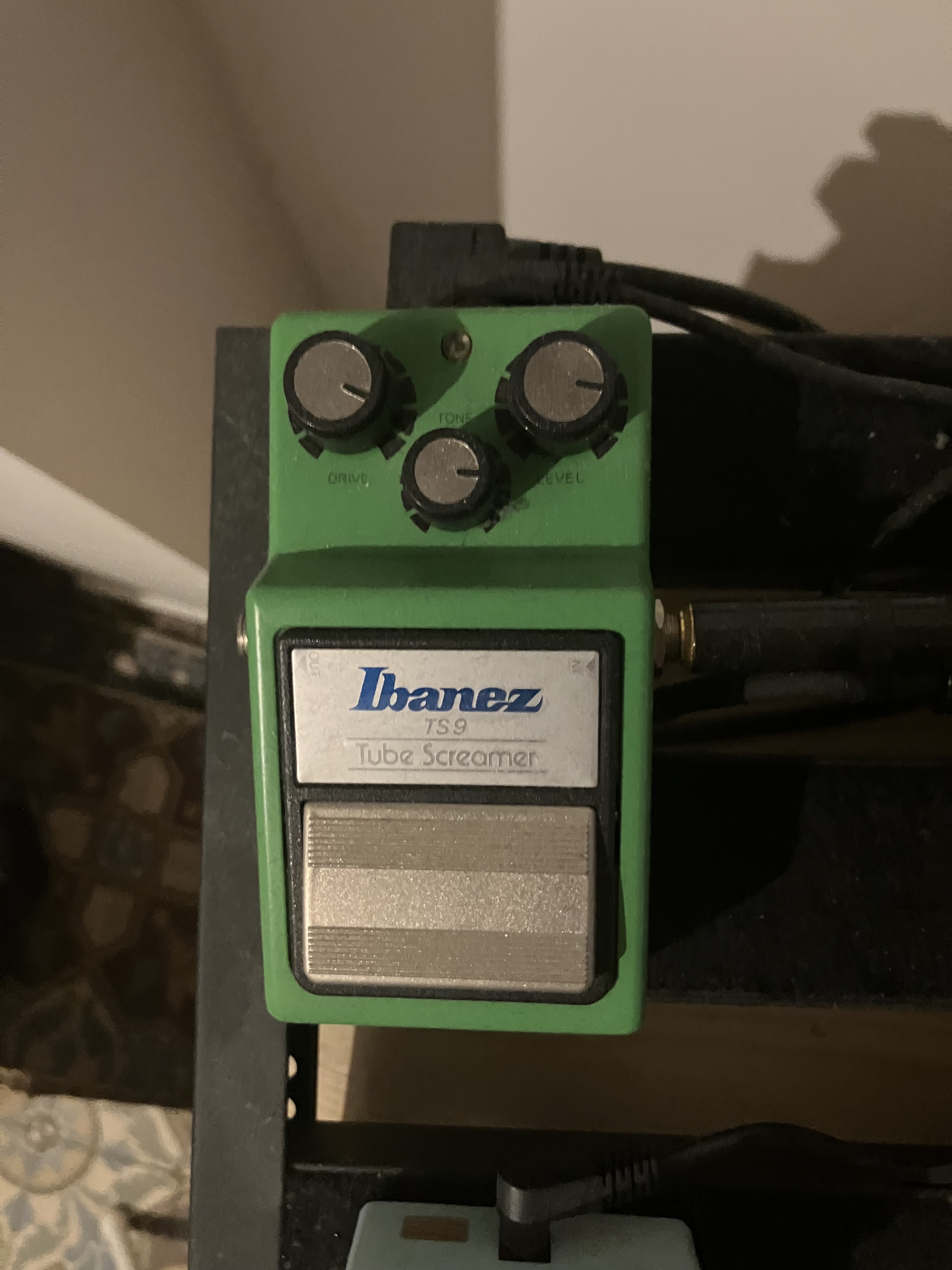 Pedal board et pédales BOSS, Ibanez, Electro Harmonix