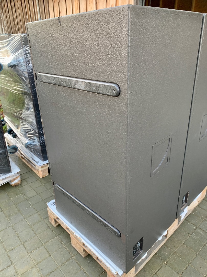L-A SB28 iii