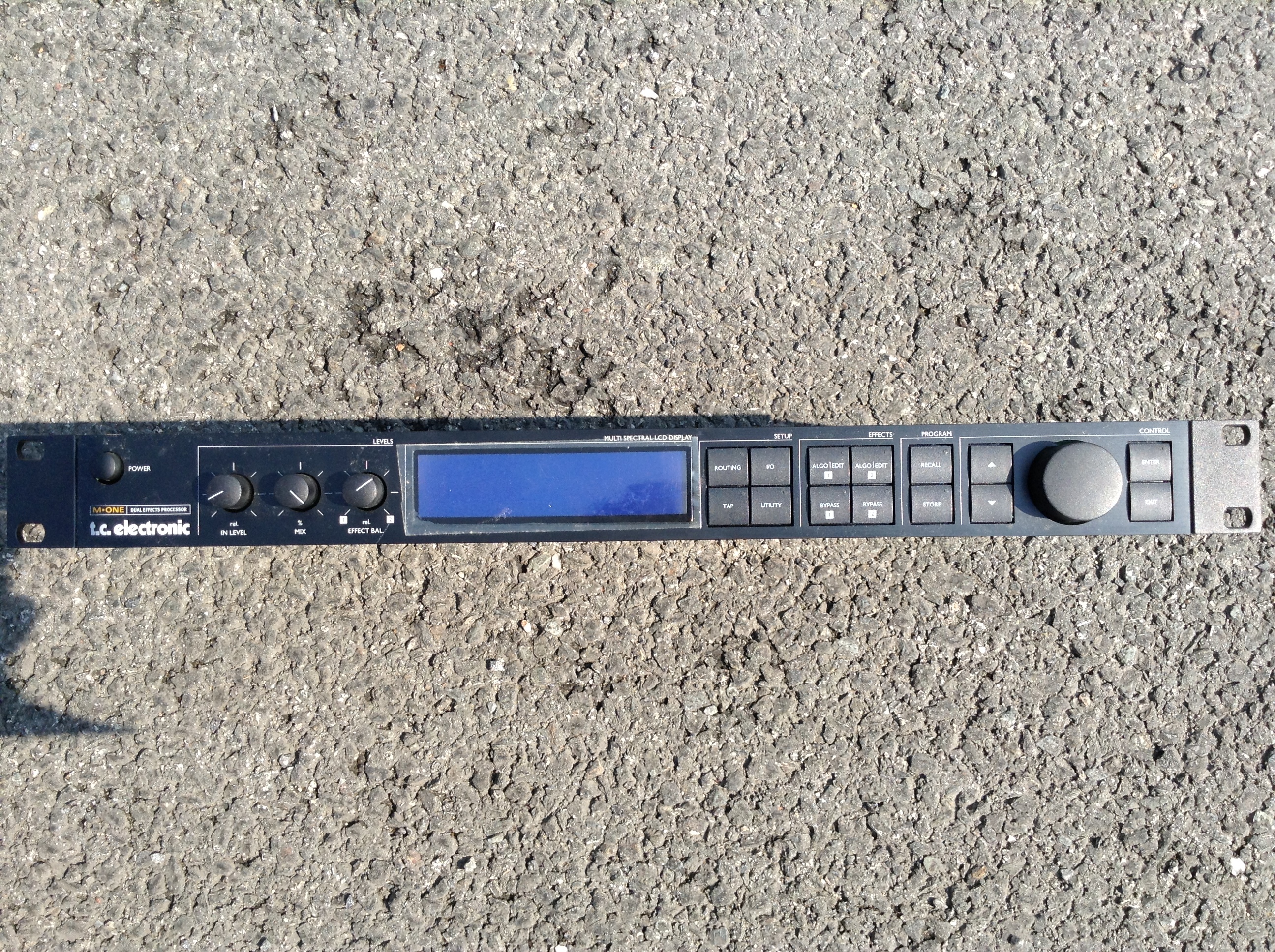 Vends TC Electronic M-One