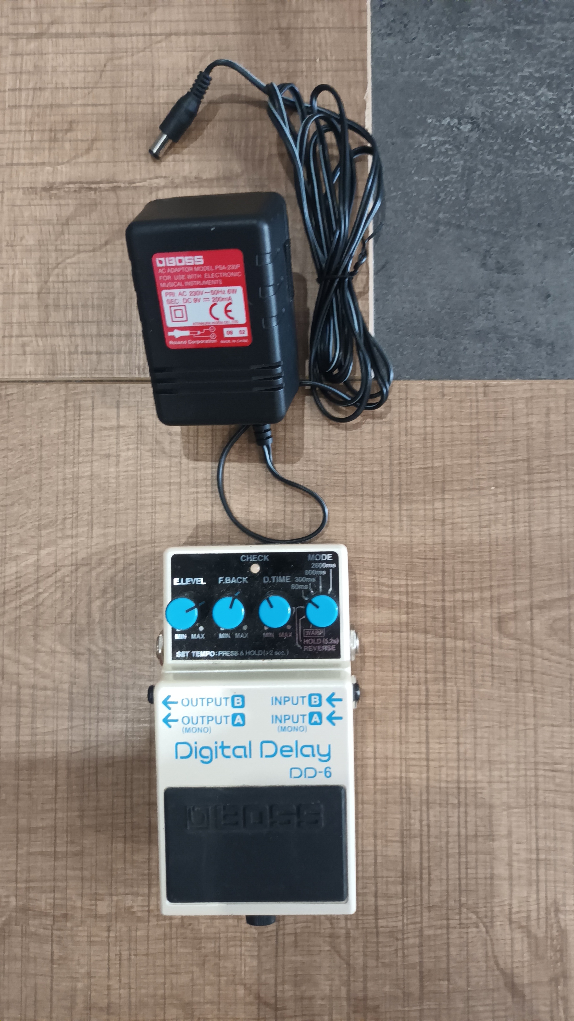 Vends Pédale Delay Boss DD-6