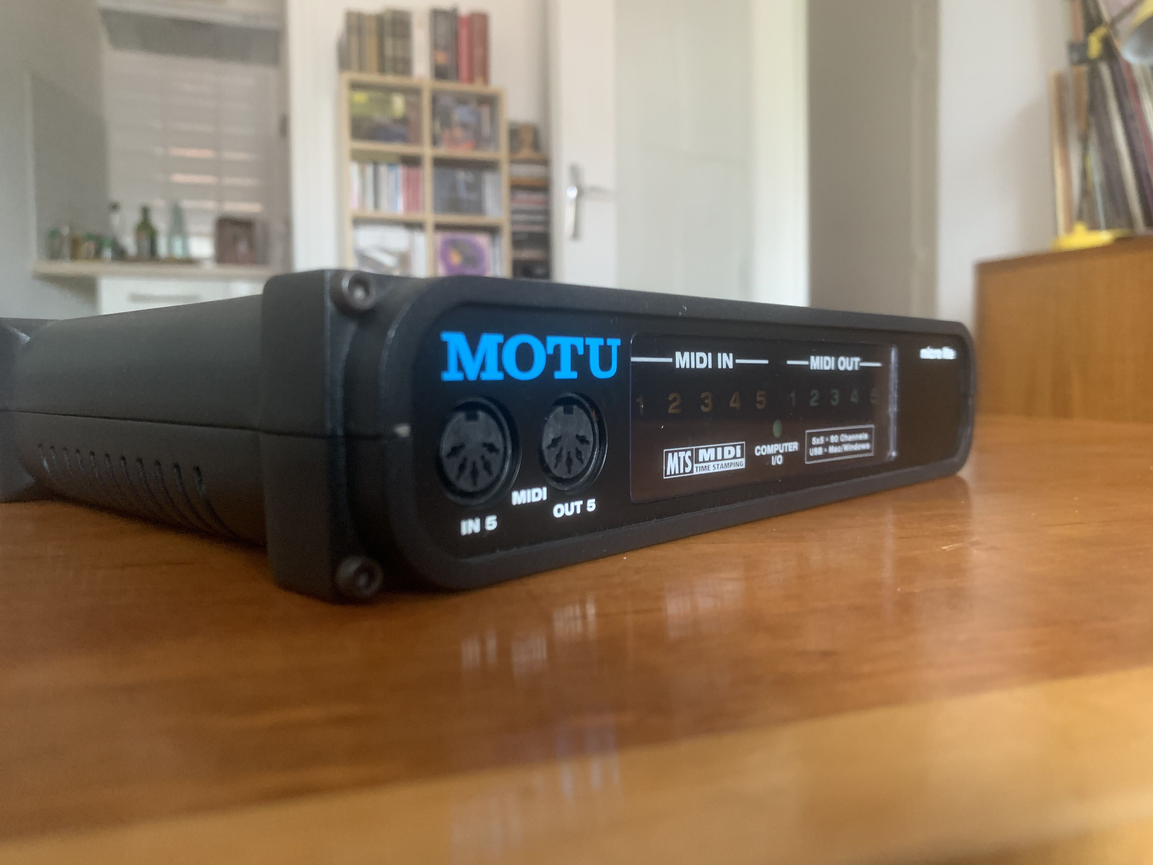 interface midi MOTU UltraLite