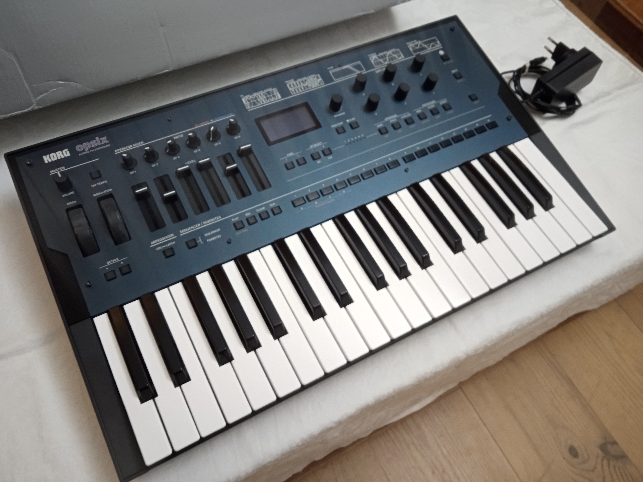 Vds  Korg Opsix Excellent état!