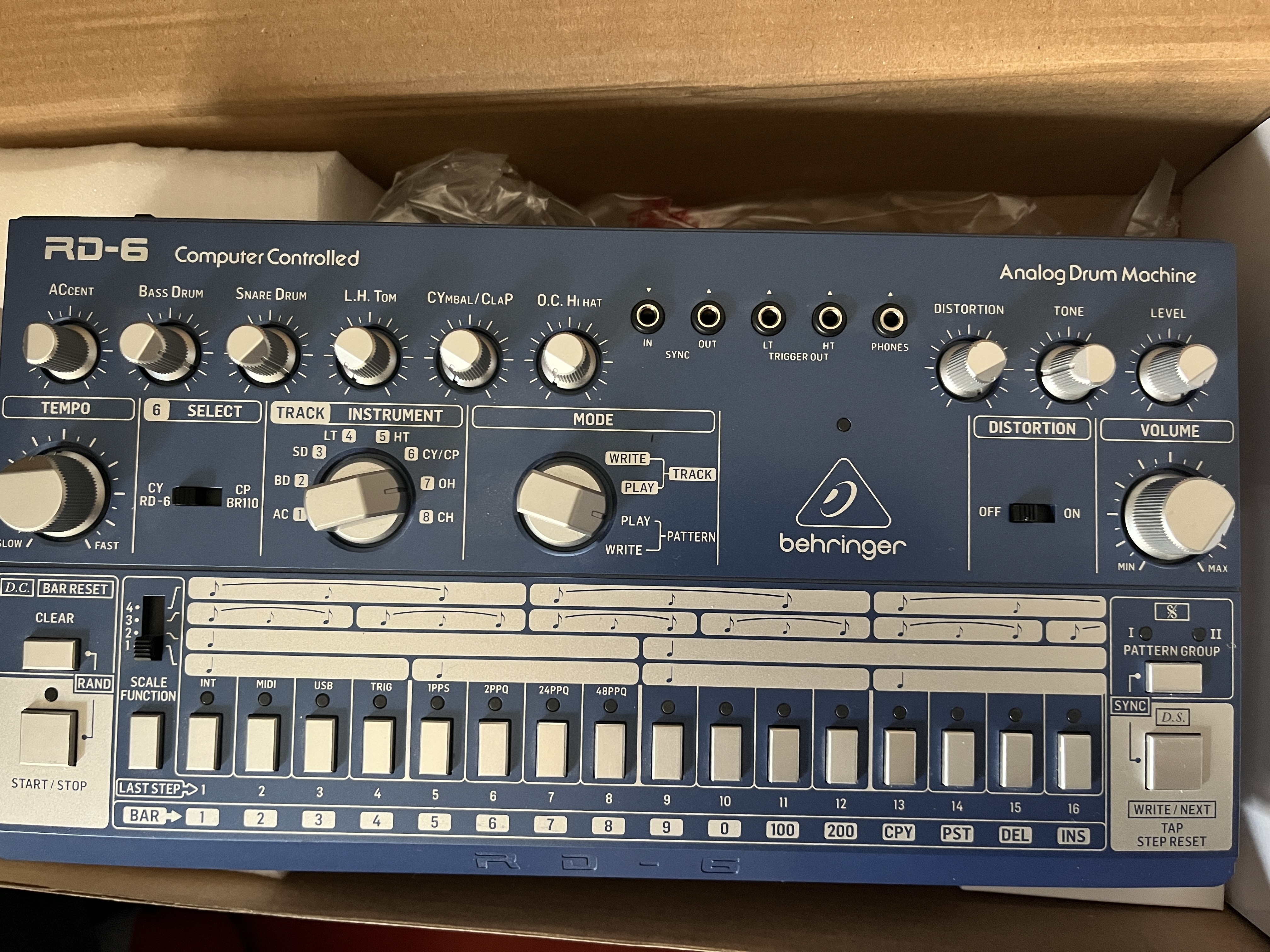 Behribger RD6 BLUE