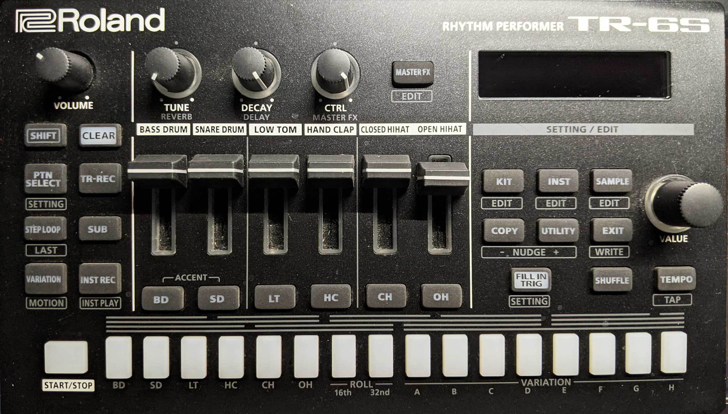 Vends Roland TR6S  avec carte mémoire